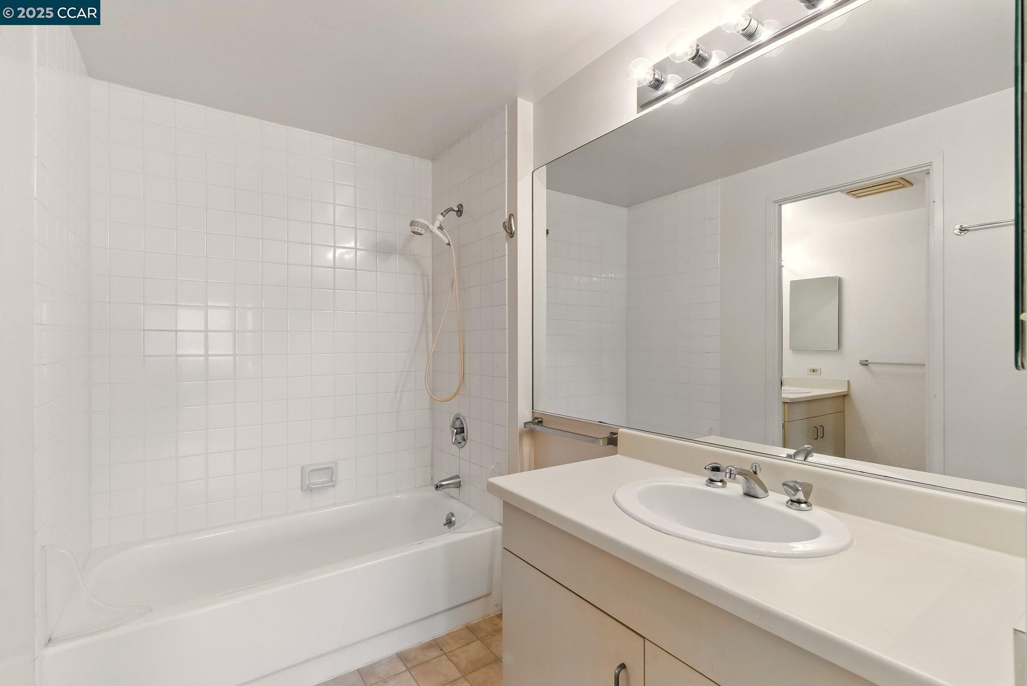 Photo #32: 41101337 Listing: Photo #32