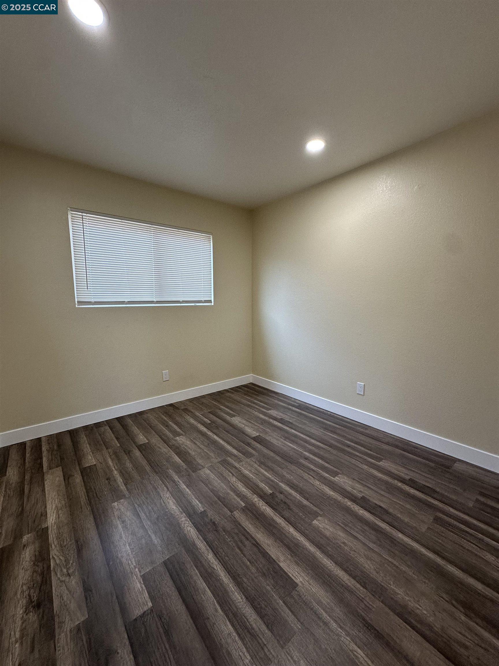 Detail Gallery Image 11 of 39 For 115 Amelia St, Vallejo,  CA 94589 - 4 Beds | 2 Baths
