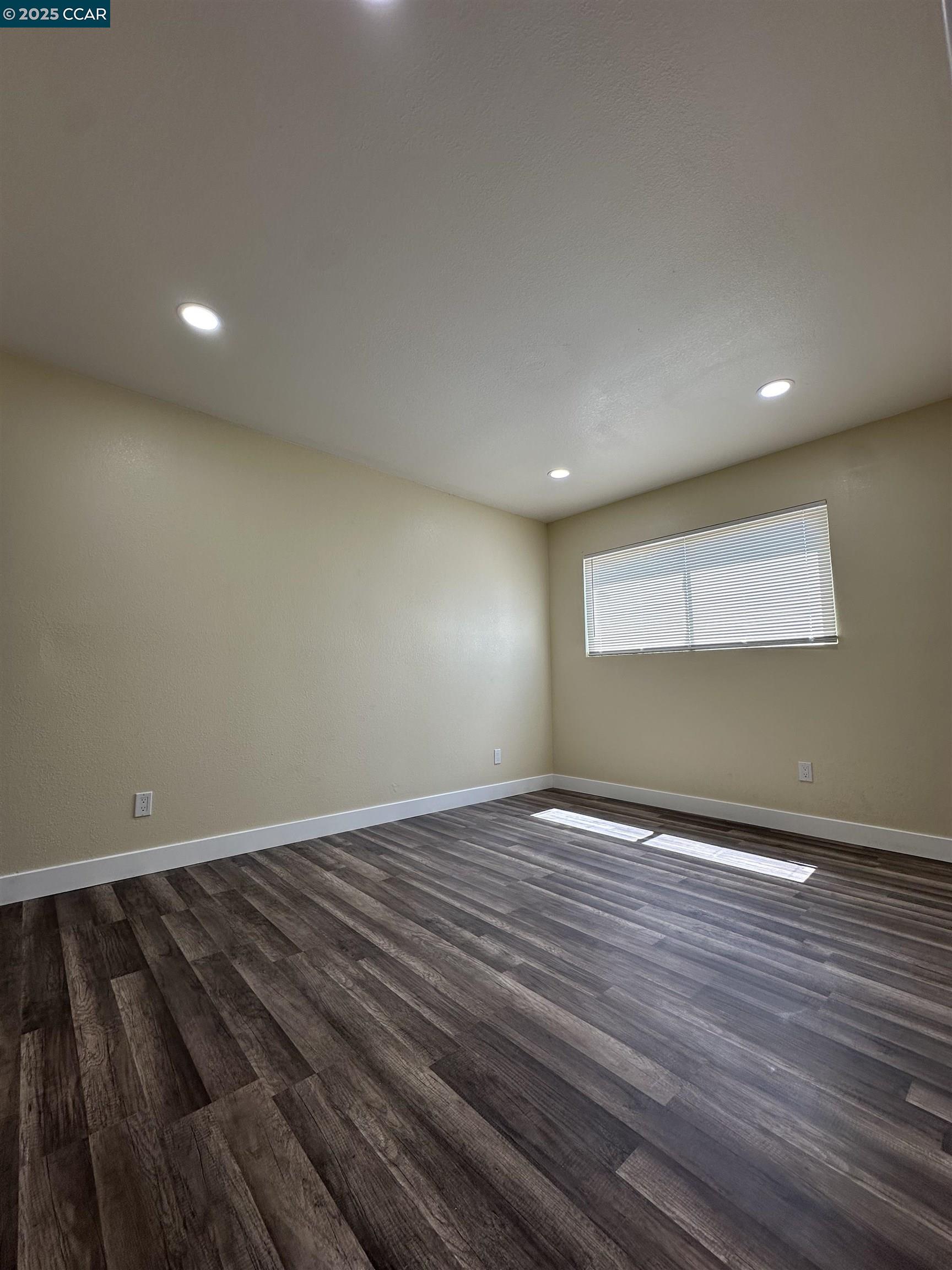 Detail Gallery Image 14 of 39 For 115 Amelia St, Vallejo,  CA 94589 - 4 Beds | 2 Baths