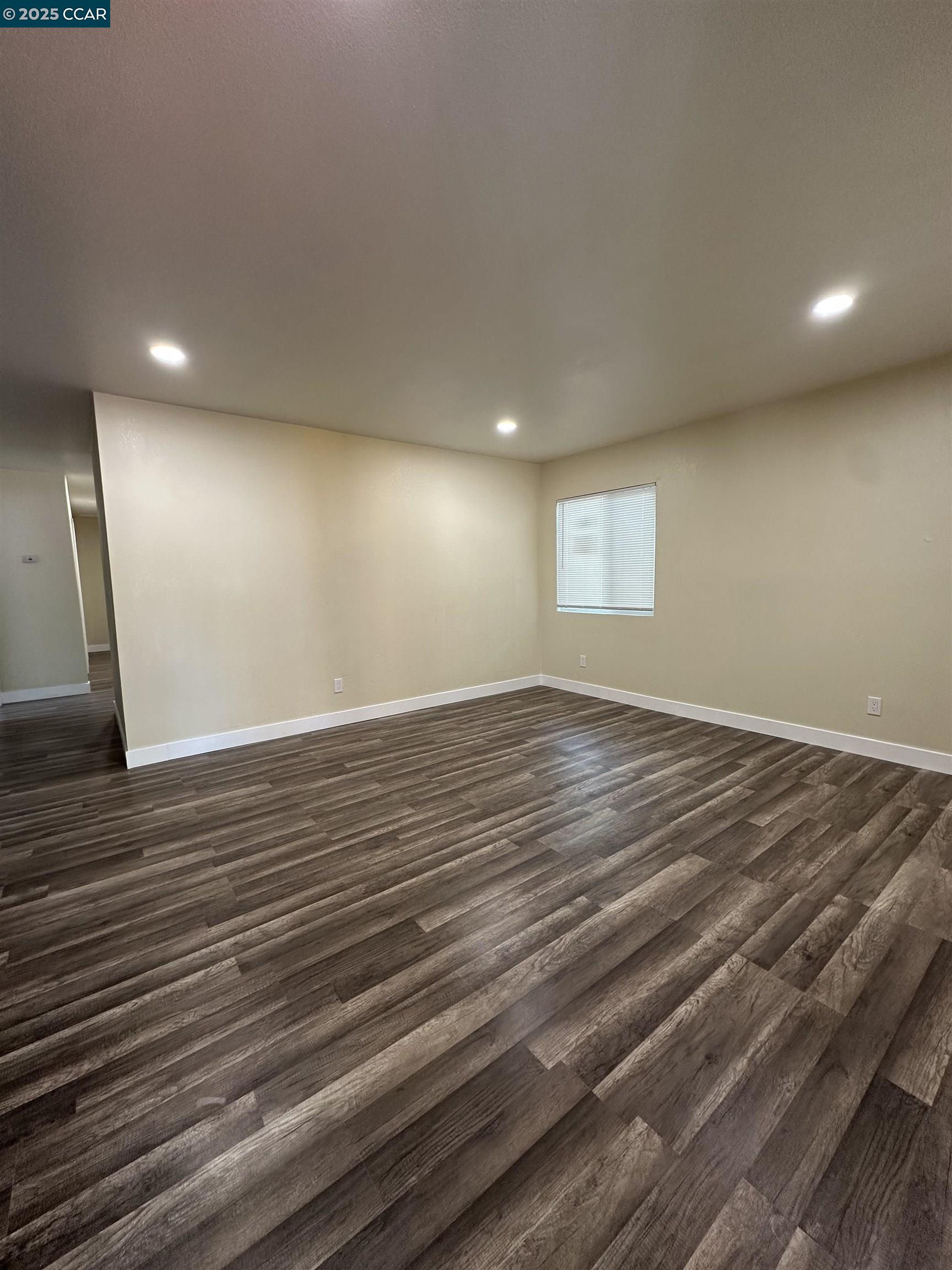 Detail Gallery Image 5 of 39 For 115 Amelia St, Vallejo,  CA 94589 - 4 Beds | 2 Baths