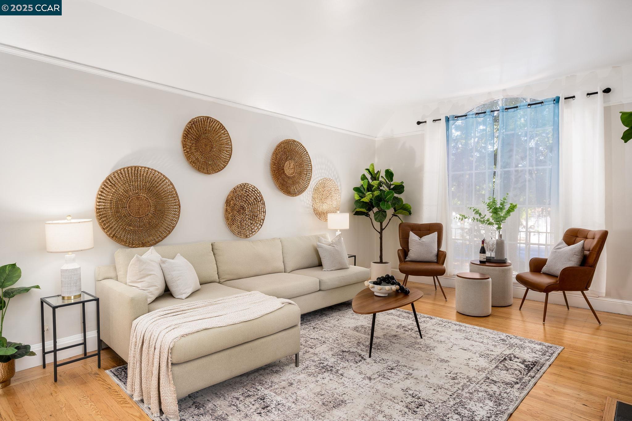 Detail Gallery Image 11 of 29 For 1019 Sir Francis Drake Blvd, San Anselmo,  CA 94960 - 2 Beds | 1/1 Baths