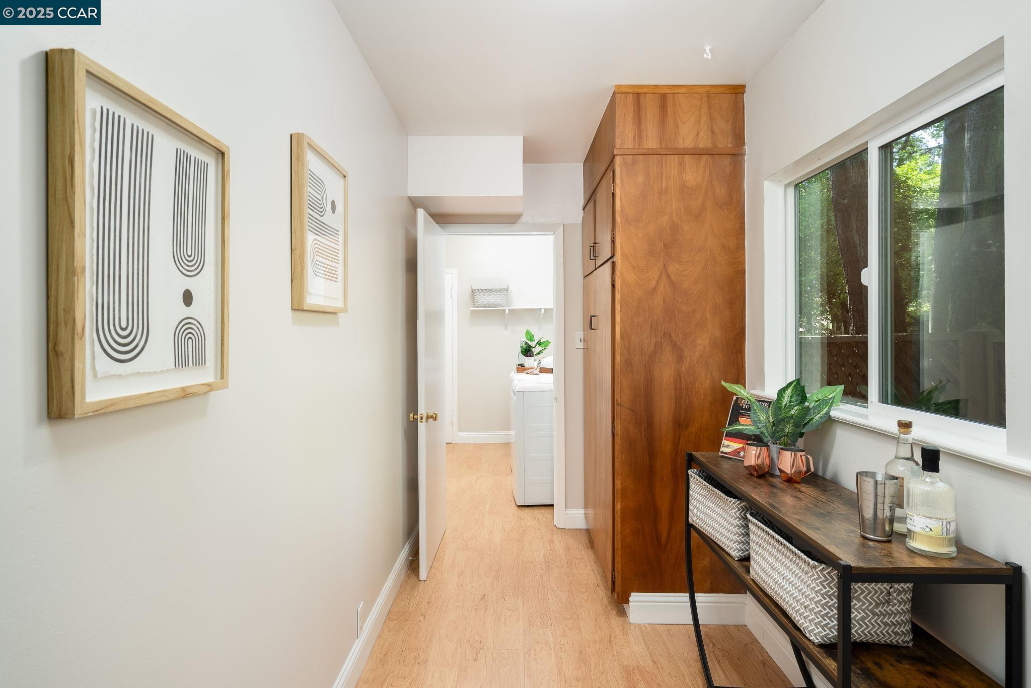 Detail Gallery Image 18 of 29 For 1019 Sir Francis Drake Blvd, San Anselmo,  CA 94960 - 2 Beds | 1/1 Baths