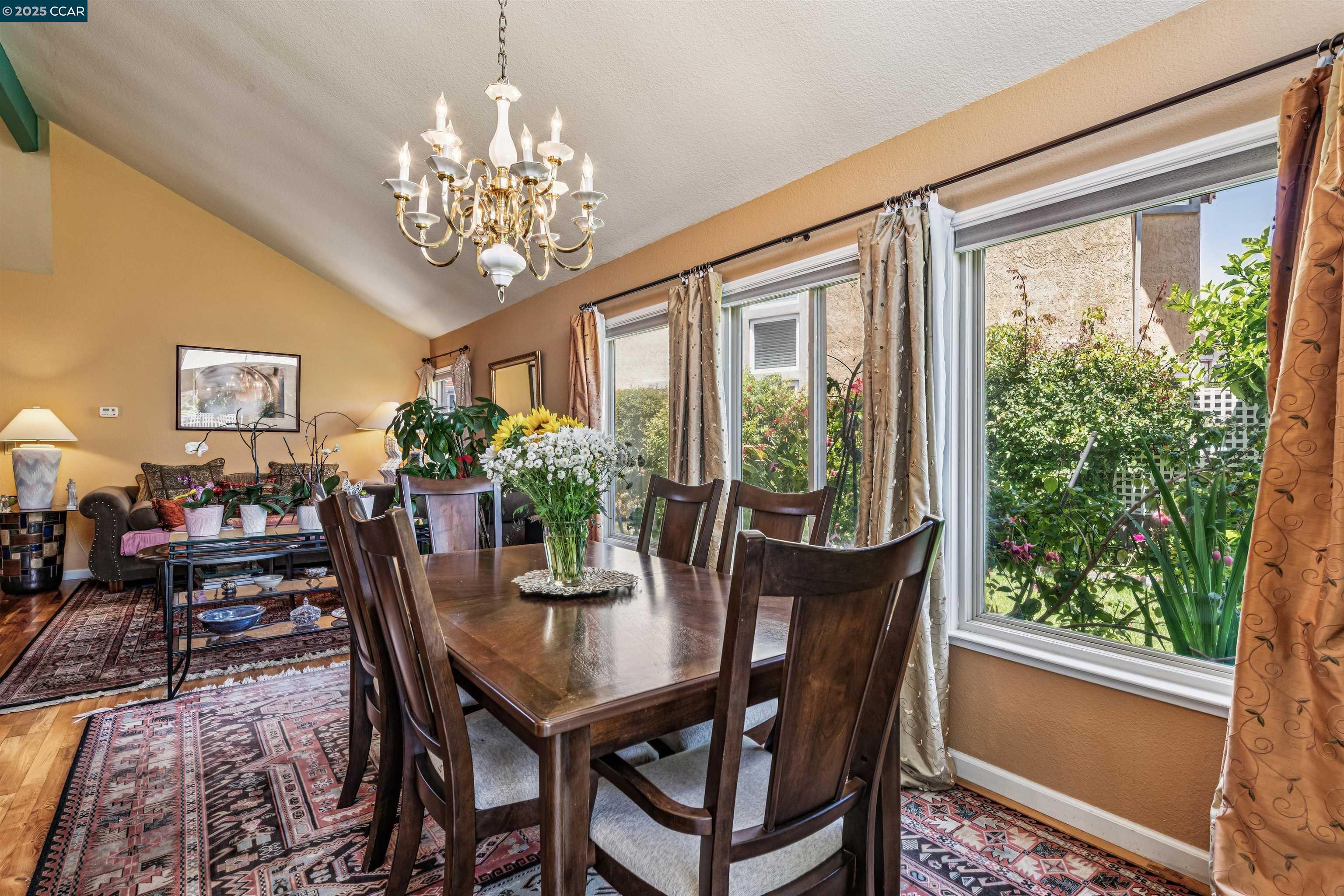 Detail Gallery Image 11 of 53 For 3232 Highpointe Ct, Richmond,  CA 94806 - 4 Beds | 3 Baths