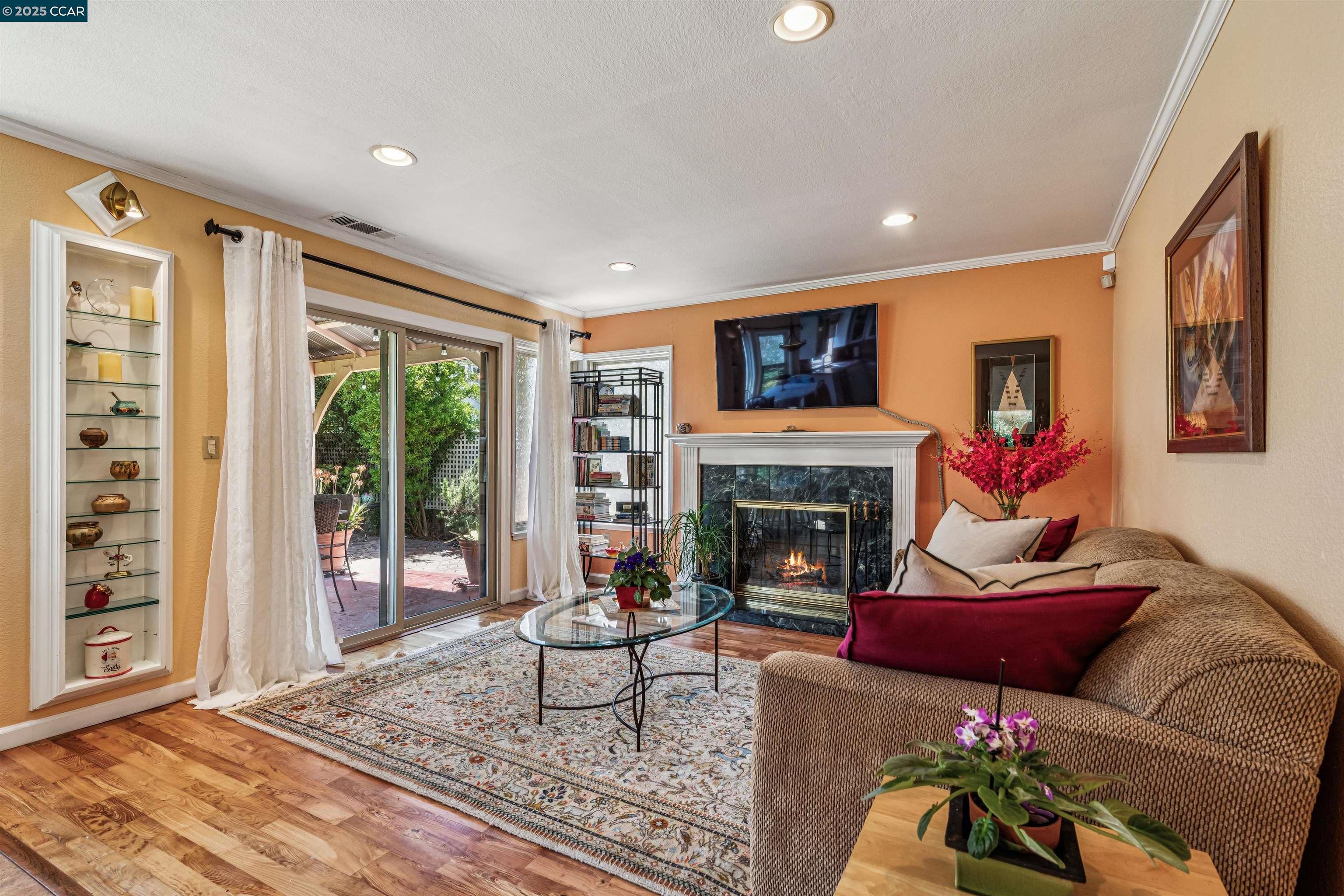 Detail Gallery Image 14 of 53 For 3232 Highpointe Ct, Richmond,  CA 94806 - 4 Beds | 3 Baths