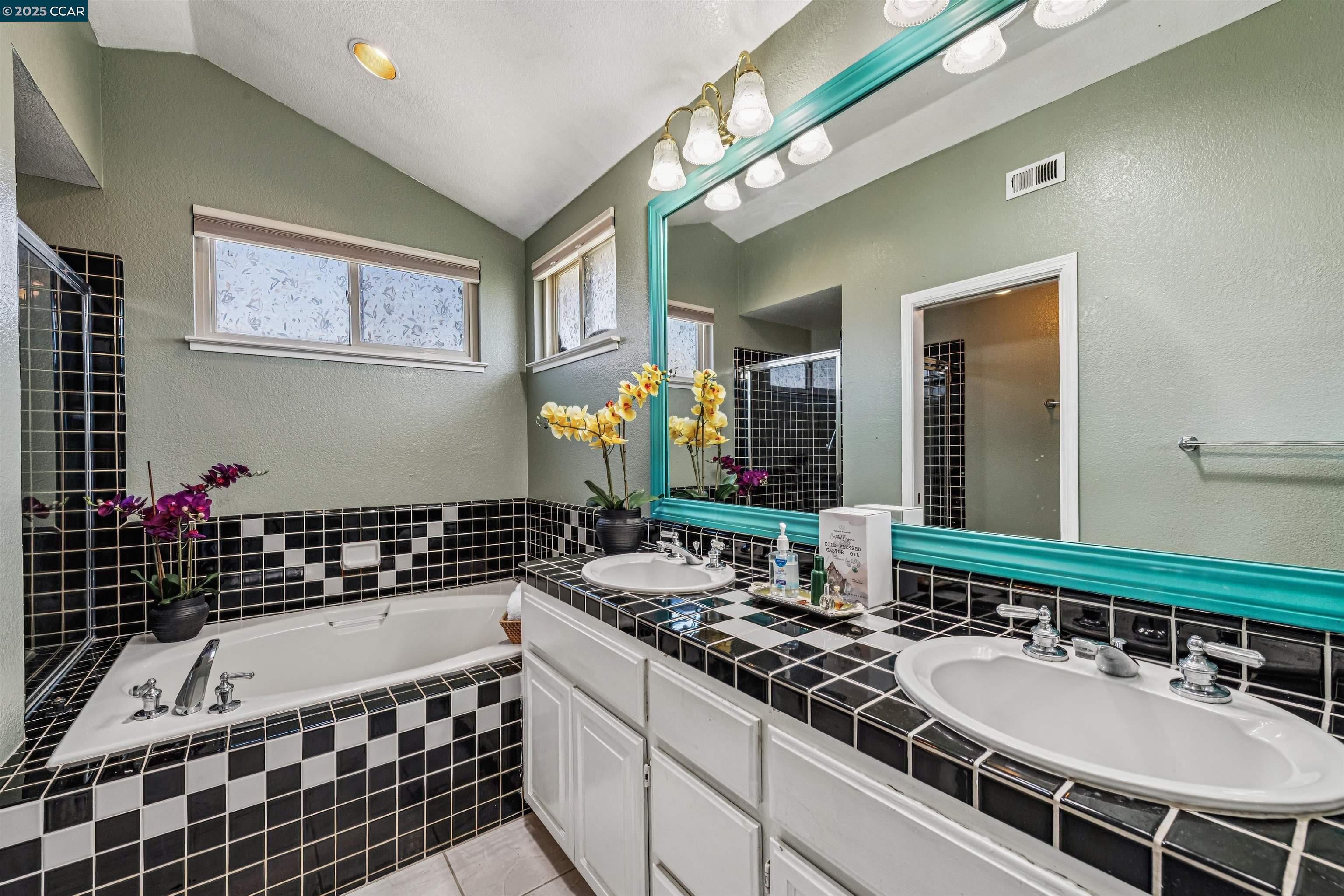 Detail Gallery Image 43 of 53 For 3232 Highpointe Ct, Richmond,  CA 94806 - 4 Beds | 3 Baths