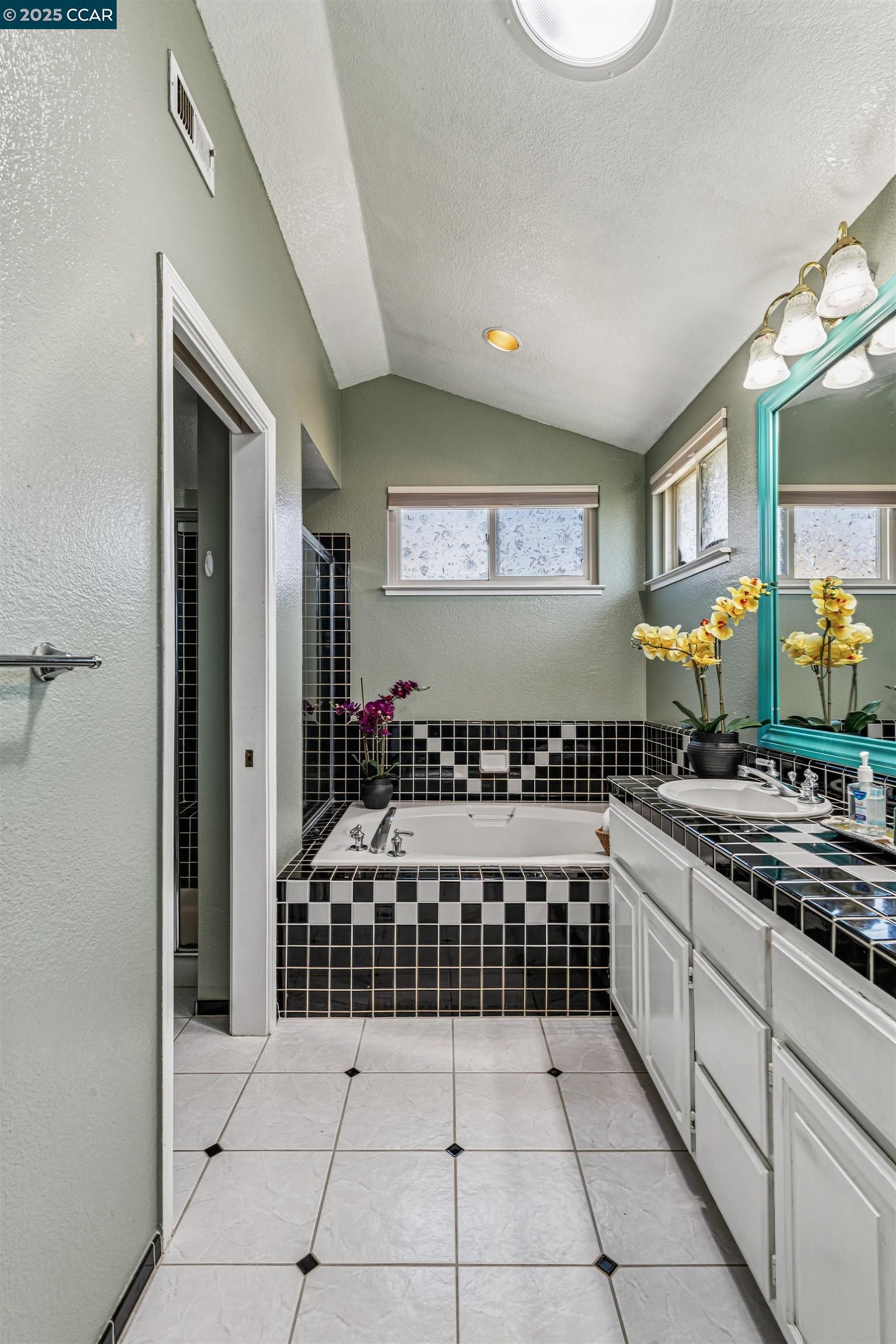 Detail Gallery Image 44 of 53 For 3232 Highpointe Ct, Richmond,  CA 94806 - 4 Beds | 3 Baths