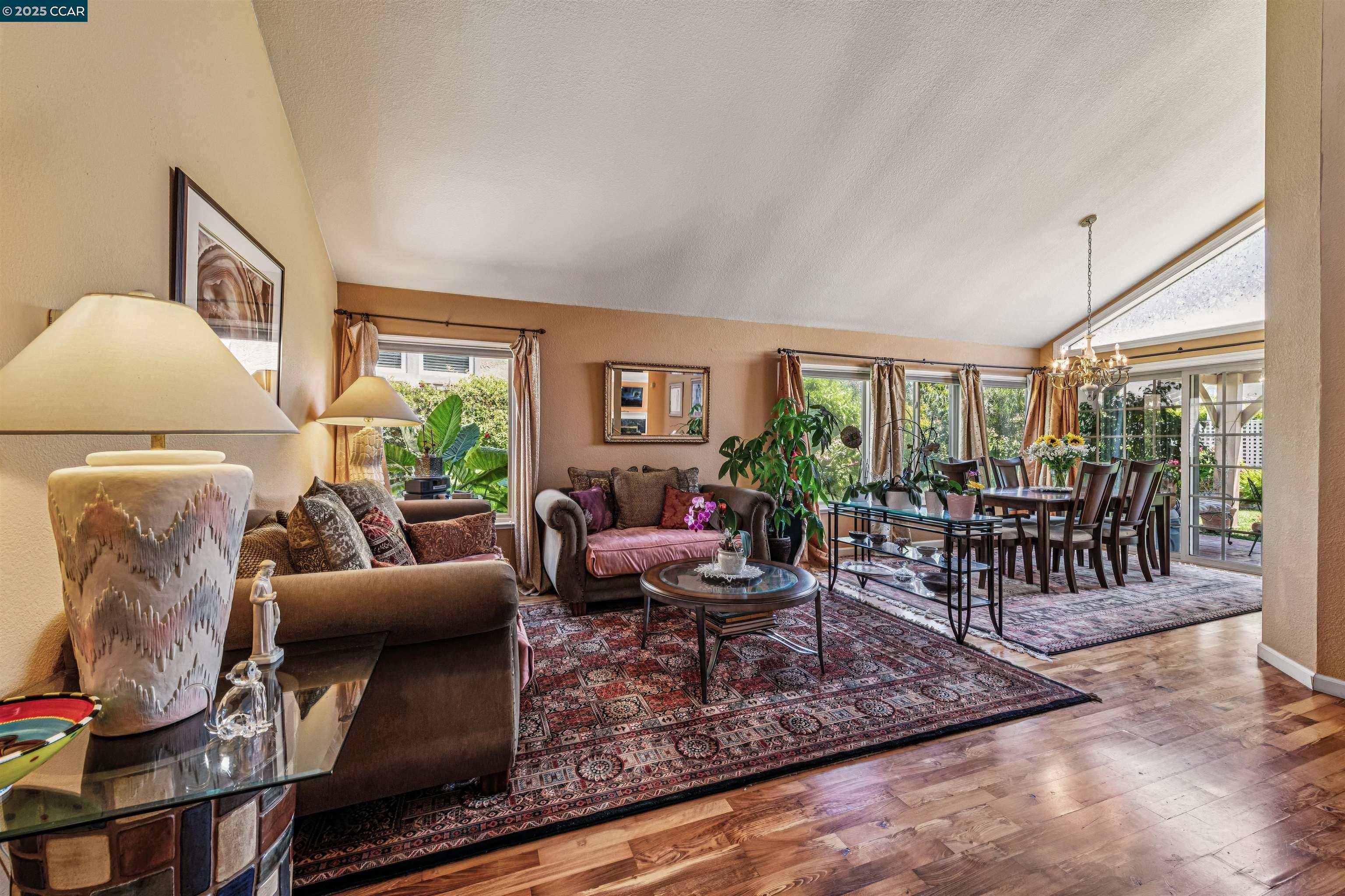 Detail Gallery Image 7 of 53 For 3232 Highpointe Ct, Richmond,  CA 94806 - 4 Beds | 3 Baths