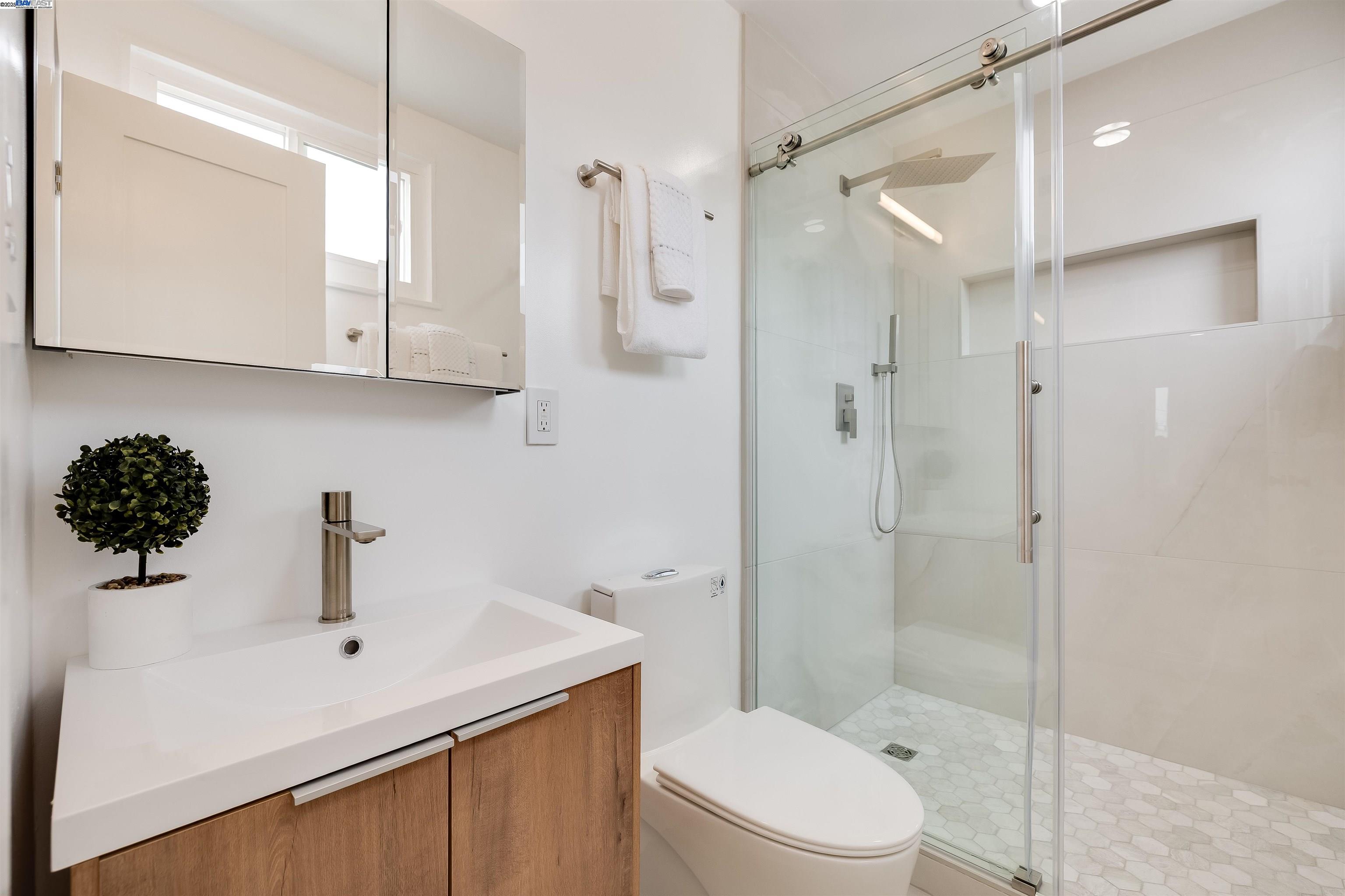 Detail Gallery Image 22 of 45 For 395 Palomar Dr, Daly City,  CA 94015 - 3 Beds | 2 Baths