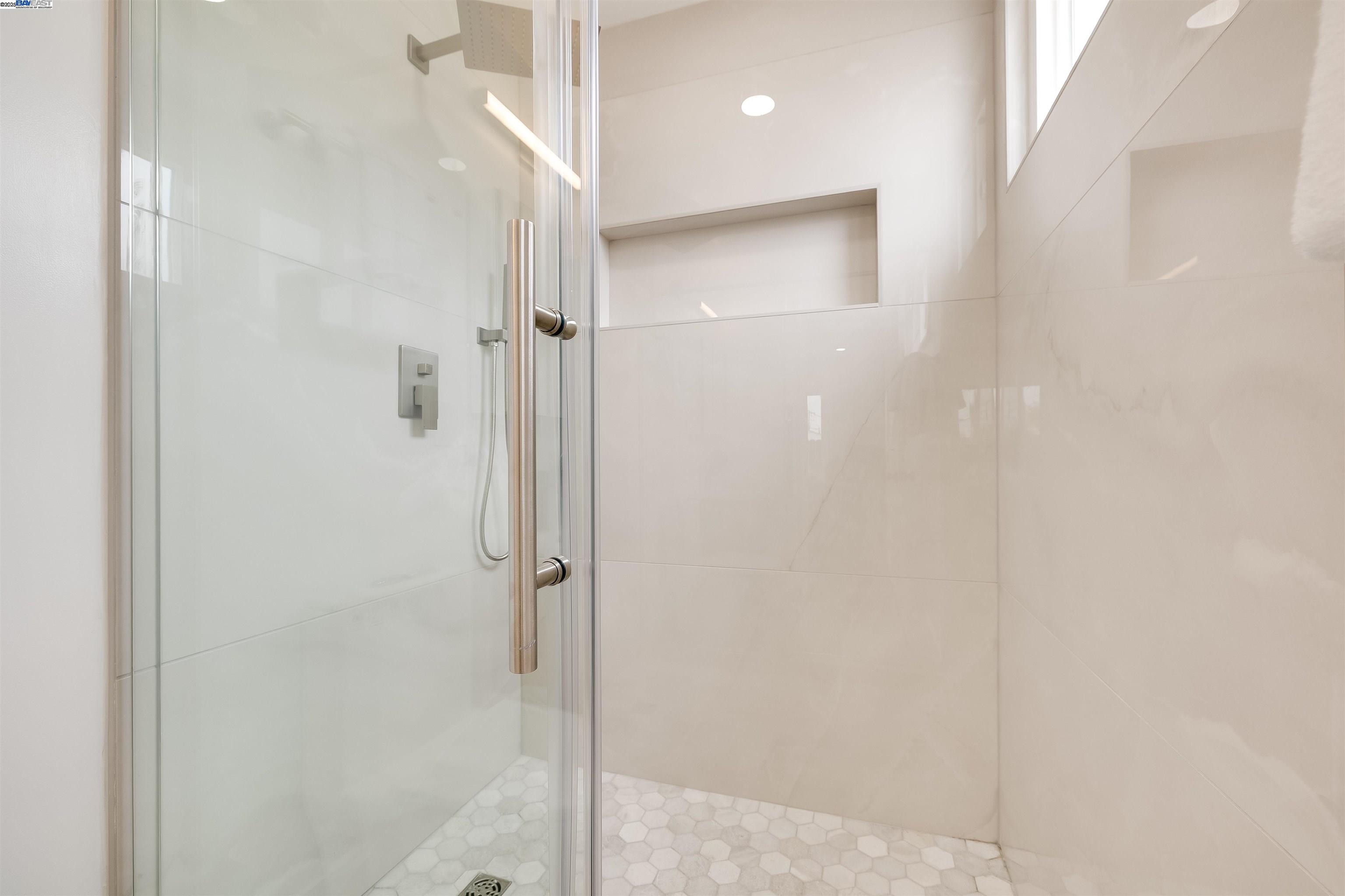 Detail Gallery Image 23 of 45 For 395 Palomar Dr, Daly City,  CA 94015 - 3 Beds | 2 Baths