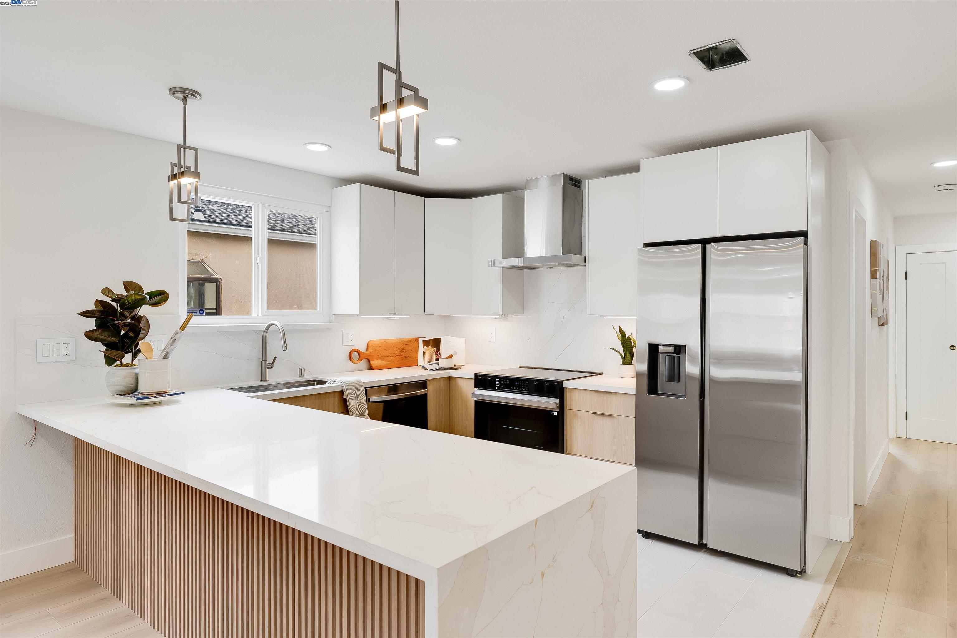 Detail Gallery Image 4 of 45 For 395 Palomar Dr, Daly City,  CA 94015 - 3 Beds | 2 Baths
