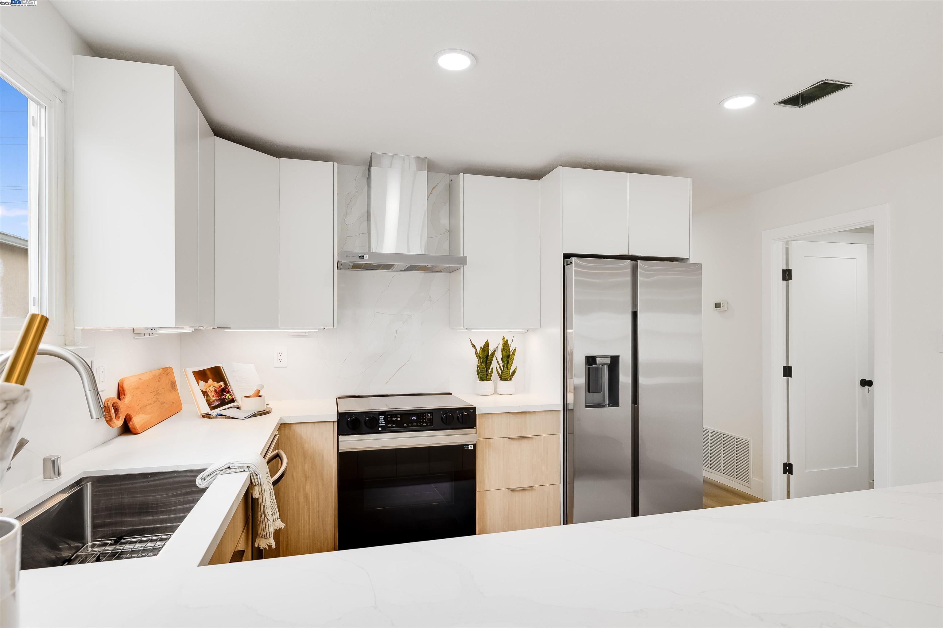 Detail Gallery Image 7 of 45 For 395 Palomar Dr, Daly City,  CA 94015 - 3 Beds | 2 Baths