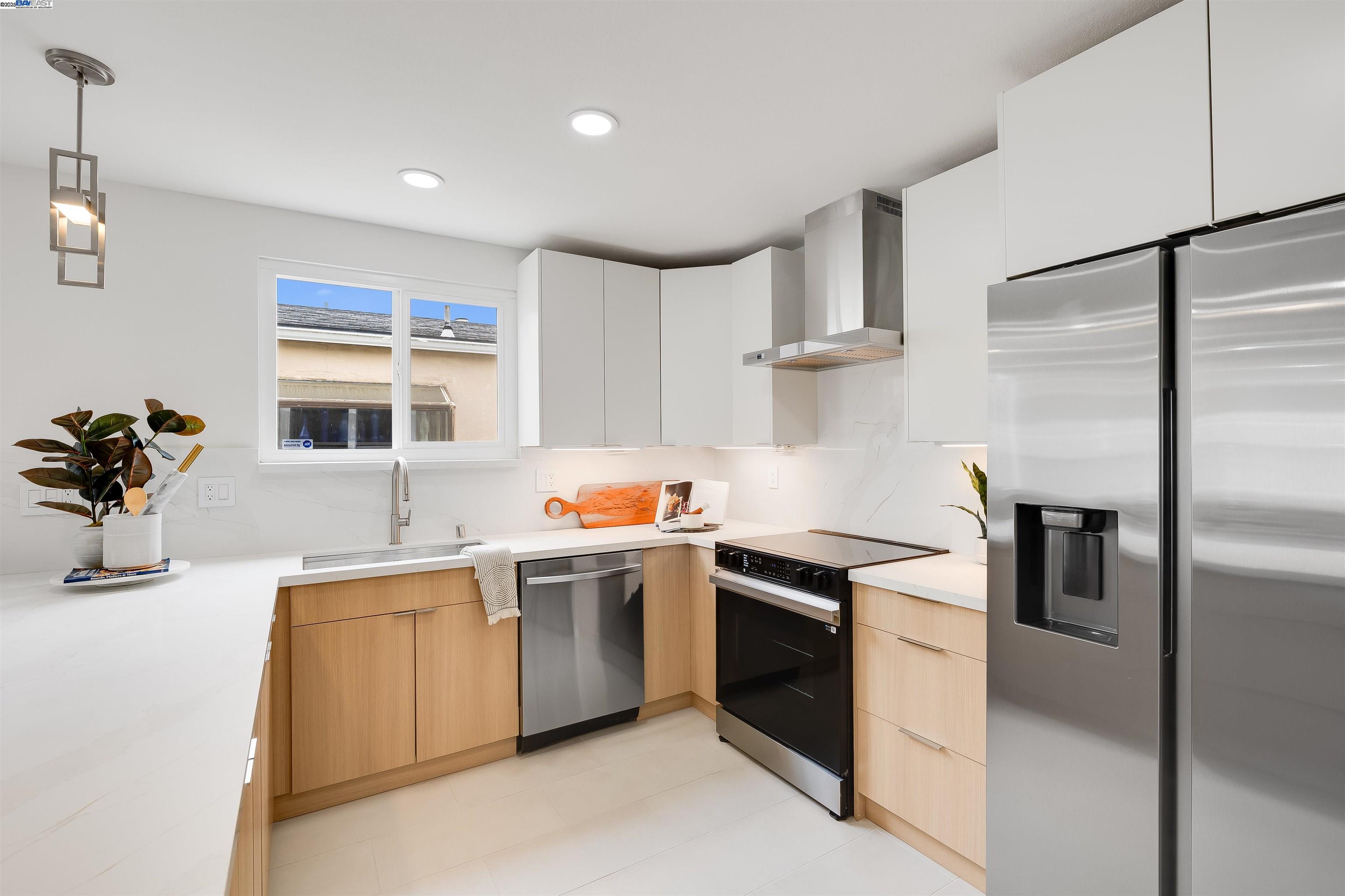 Detail Gallery Image 8 of 45 For 395 Palomar Dr, Daly City,  CA 94015 - 3 Beds | 2 Baths