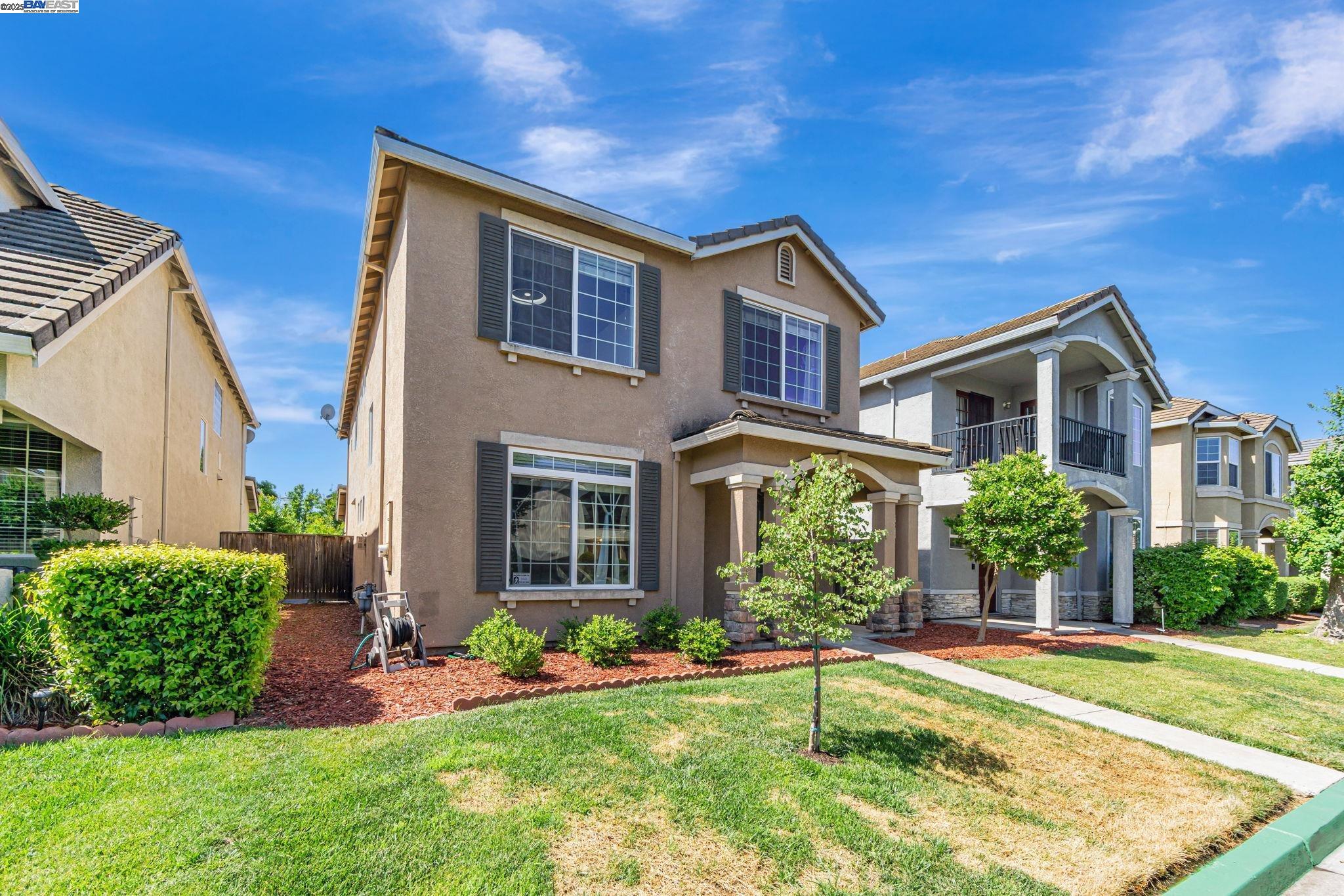 Detail Gallery Image 3 of 44 For 3816 Claire St, Stockton,  CA 95212 - 4 Beds | 2/1 Baths