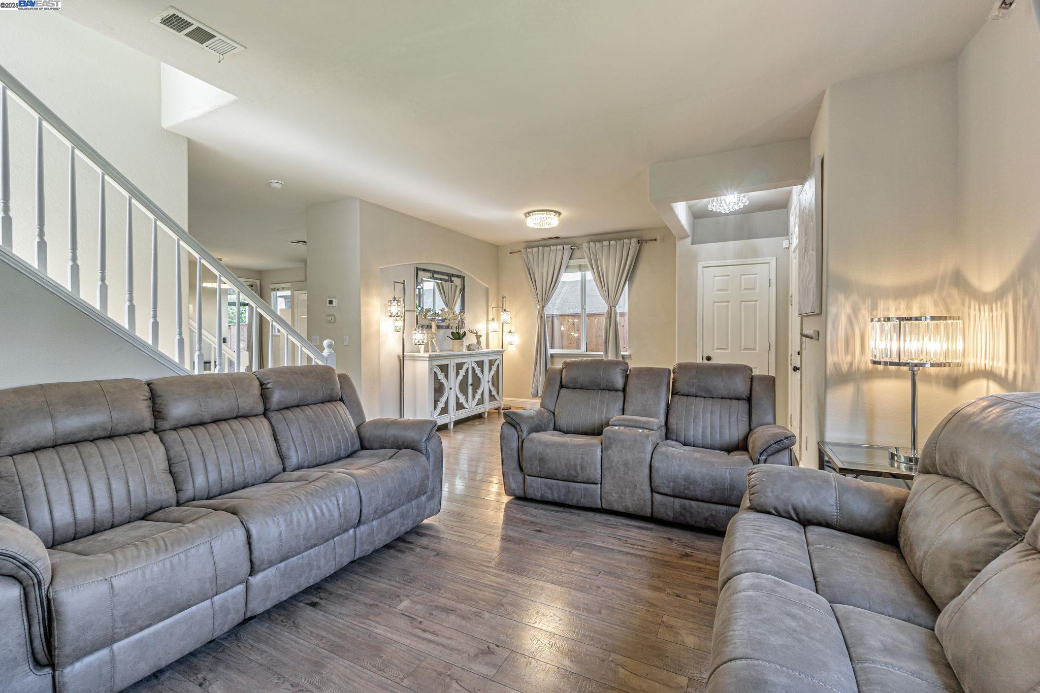 Detail Gallery Image 8 of 44 For 3816 Claire St, Stockton,  CA 95212 - 4 Beds | 2/1 Baths