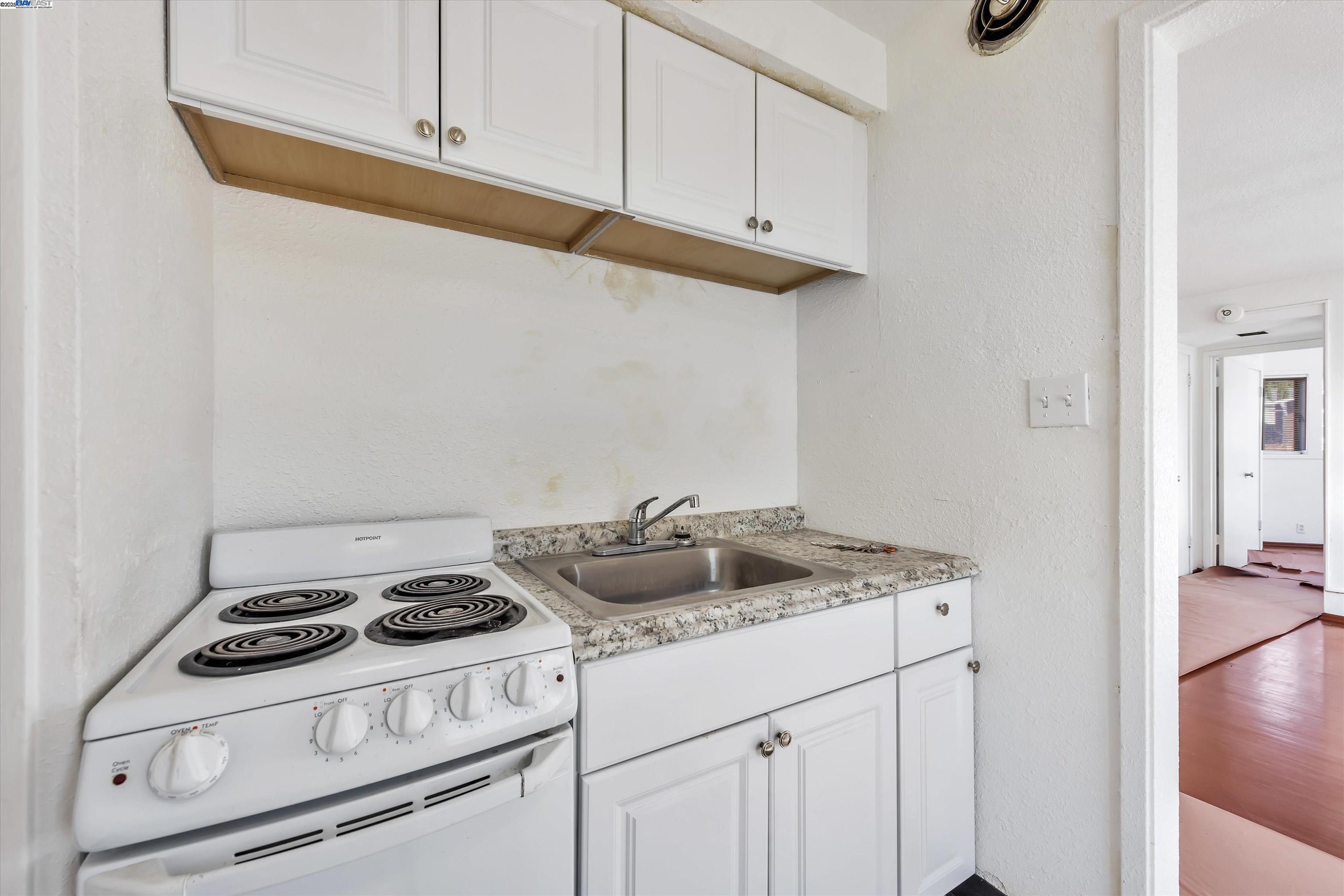 Detail Gallery Image 11 of 15 For 6033 Foothill Blvd, Oakland,  CA 94605 - – Beds | – Baths