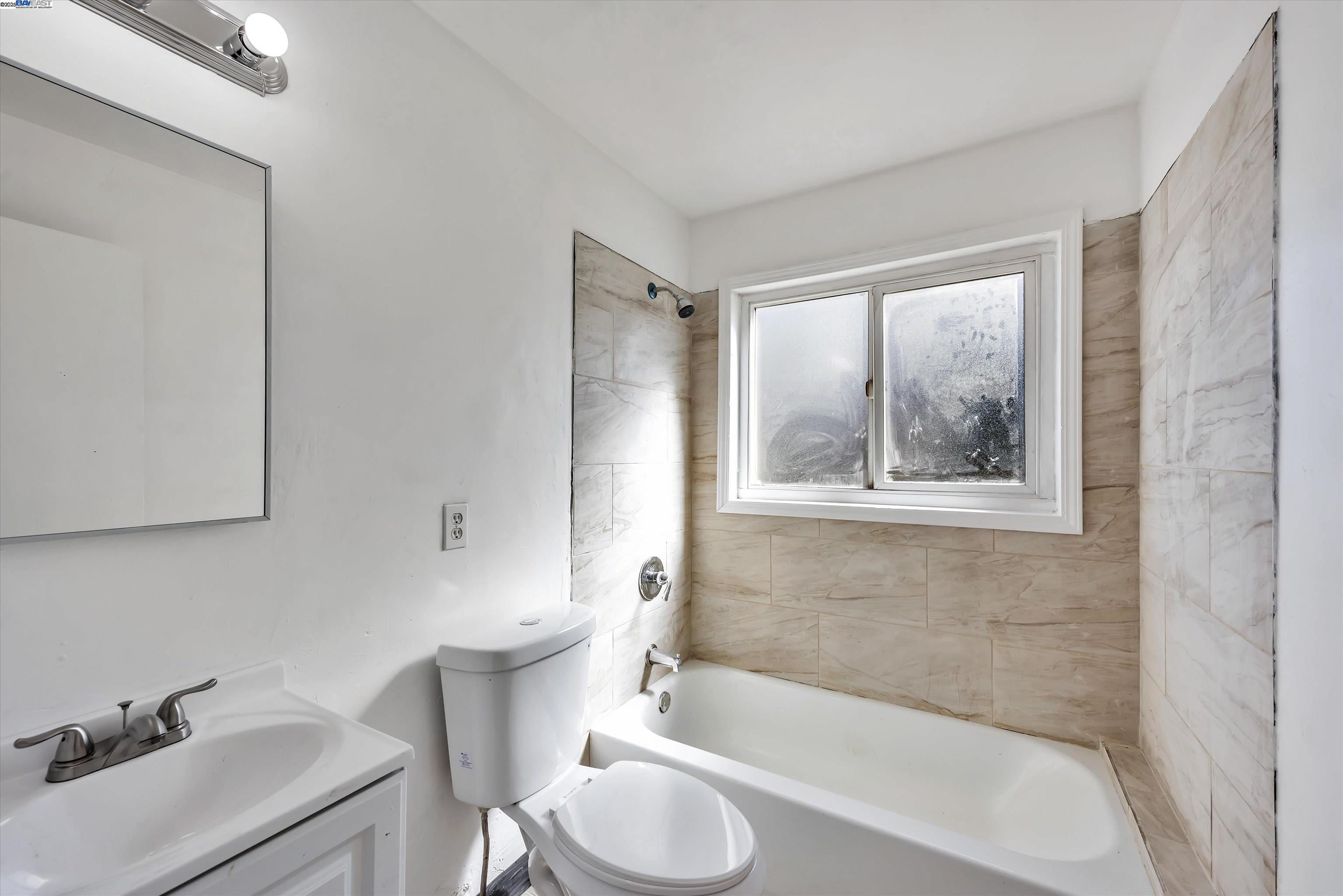 Detail Gallery Image 13 of 15 For 6033 Foothill Blvd, Oakland,  CA 94605 - – Beds | – Baths