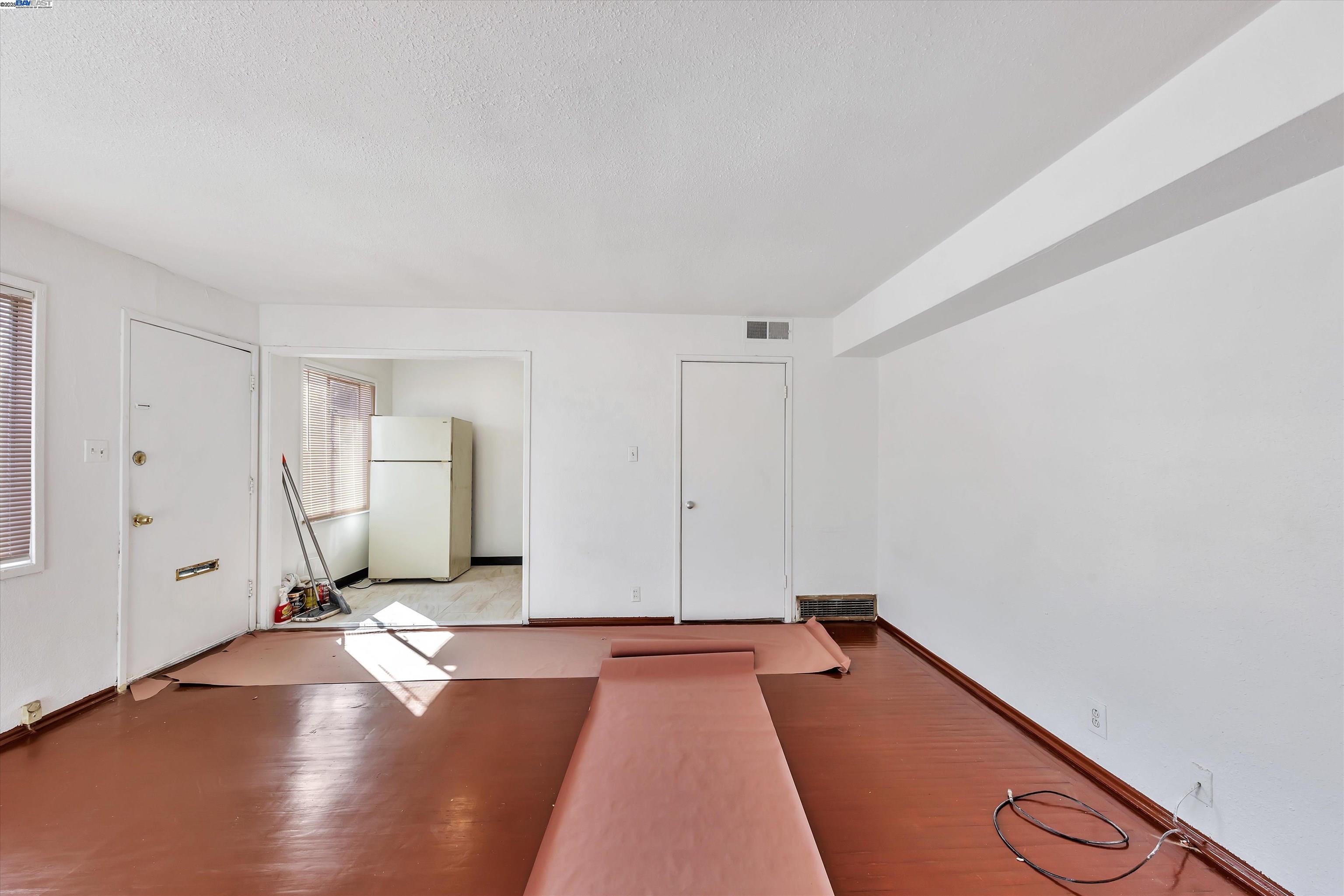Detail Gallery Image 10 of 15 For 6033 Foothill Blvd, Oakland,  CA 94605 - – Beds | – Baths