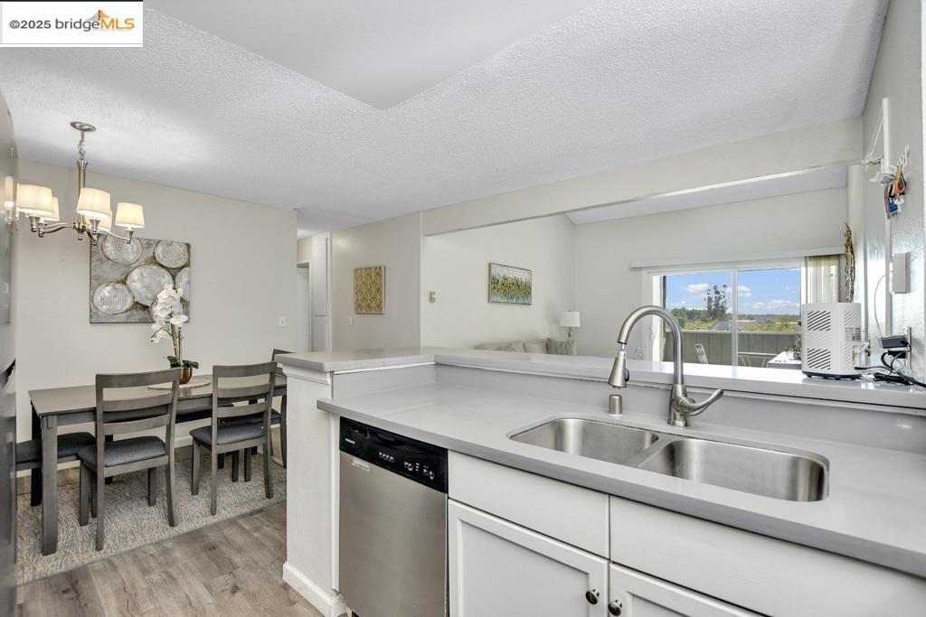 Detail Gallery Image 11 of 21 For 1333 N Camino Alto #249,  Vallejo,  CA 94589 - 3 Beds | 2 Baths