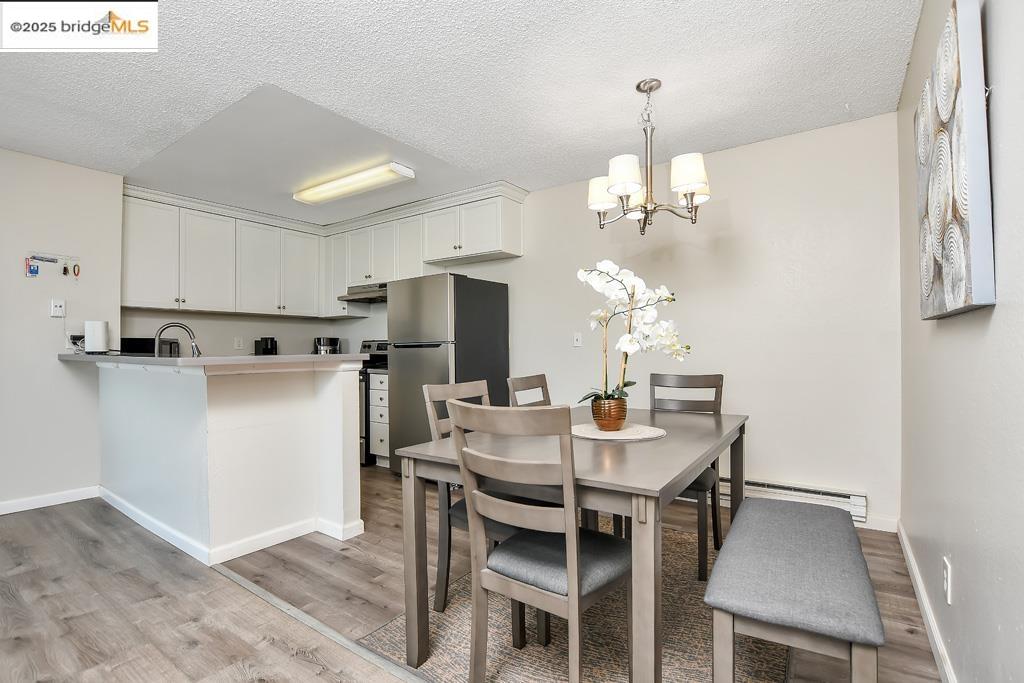 Detail Gallery Image 8 of 21 For 1333 N Camino Alto #249,  Vallejo,  CA 94589 - 3 Beds | 2 Baths