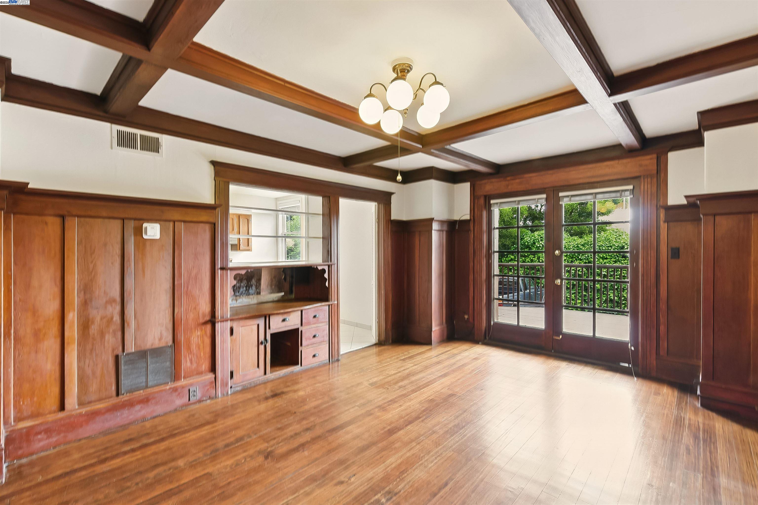 Detail Gallery Image 5 of 30 For 64-66 Woodland Ave, San Francisco,  CA 94117 - – Beds | – Baths