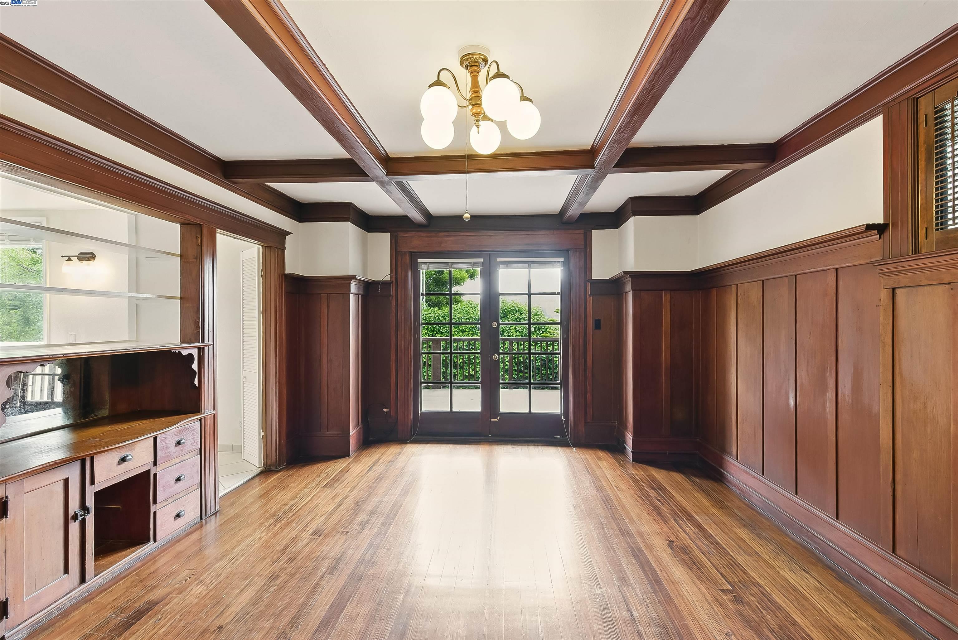 Detail Gallery Image 6 of 30 For 64-66 Woodland Ave, San Francisco,  CA 94117 - – Beds | – Baths