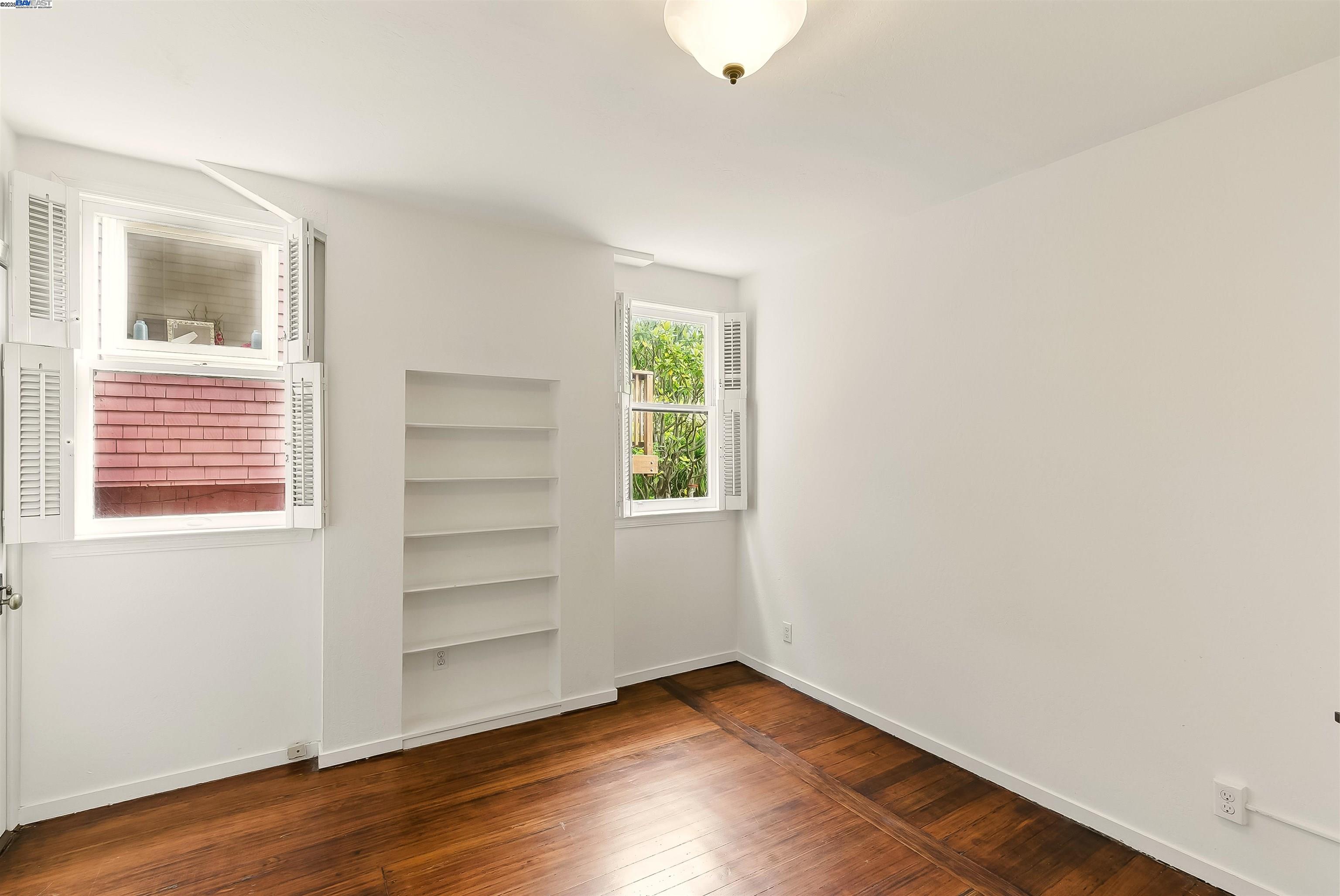 Detail Gallery Image 9 of 30 For 64-66 Woodland Ave, San Francisco,  CA 94117 - – Beds | – Baths
