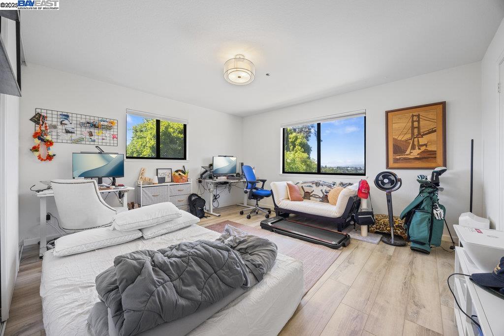 Detail Gallery Image 11 of 60 For 21000 Ocean View Dr, Hayward,  CA 94541 - – Beds | – Baths