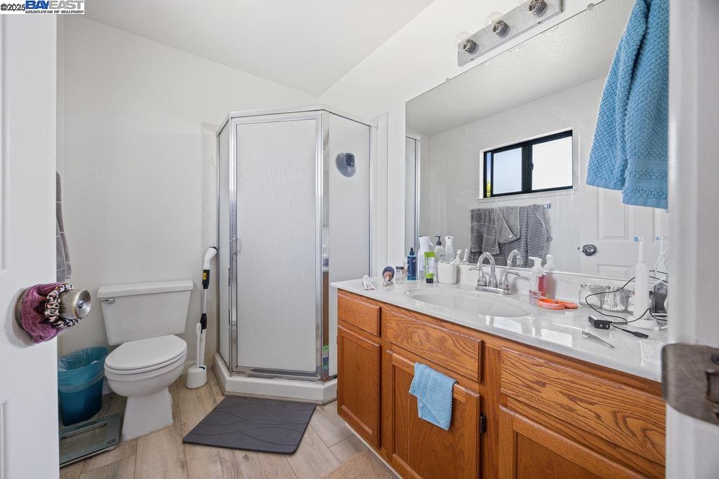 Detail Gallery Image 14 of 60 For 21000 Ocean View Dr, Hayward,  CA 94541 - – Beds | – Baths