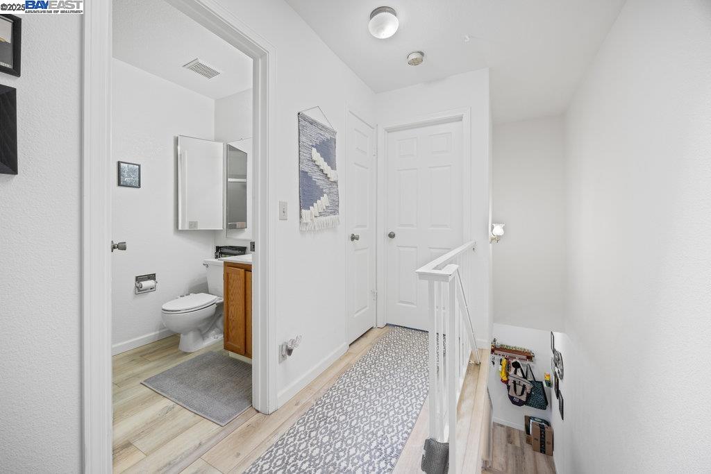 Detail Gallery Image 16 of 60 For 21000 Ocean View Dr, Hayward,  CA 94541 - – Beds | – Baths