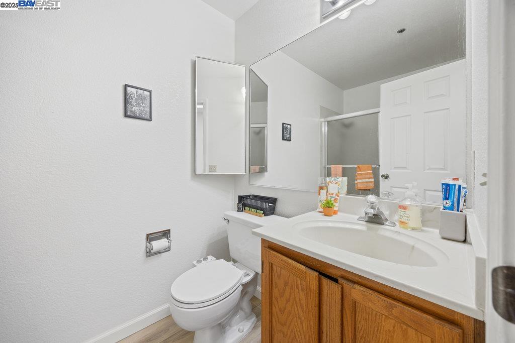 Detail Gallery Image 17 of 60 For 21000 Ocean View Dr, Hayward,  CA 94541 - – Beds | – Baths