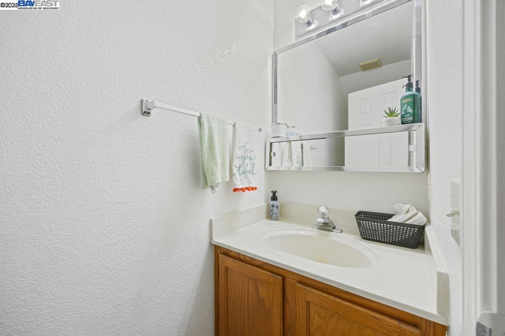 Detail Gallery Image 30 of 60 For 21000 Ocean View Dr, Hayward,  CA 94541 - – Beds | – Baths