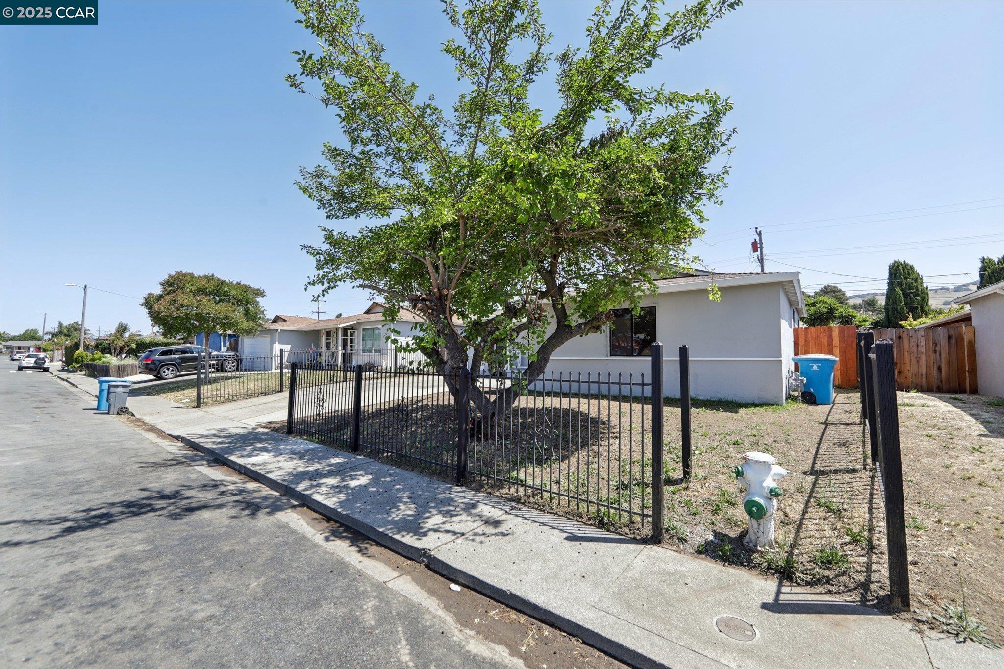 Detail Gallery Image 3 of 24 For 144 Rounds St, Vallejo,  CA 94589 - 3 Beds | 2 Baths