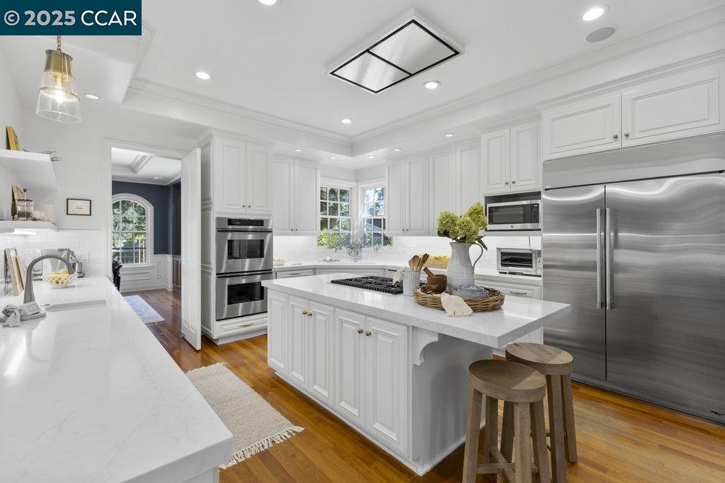 Detail Gallery Image 18 of 49 For 1826 Alameda Diablo, Diablo,  CA 94528 - 5 Beds | 4/1 Baths