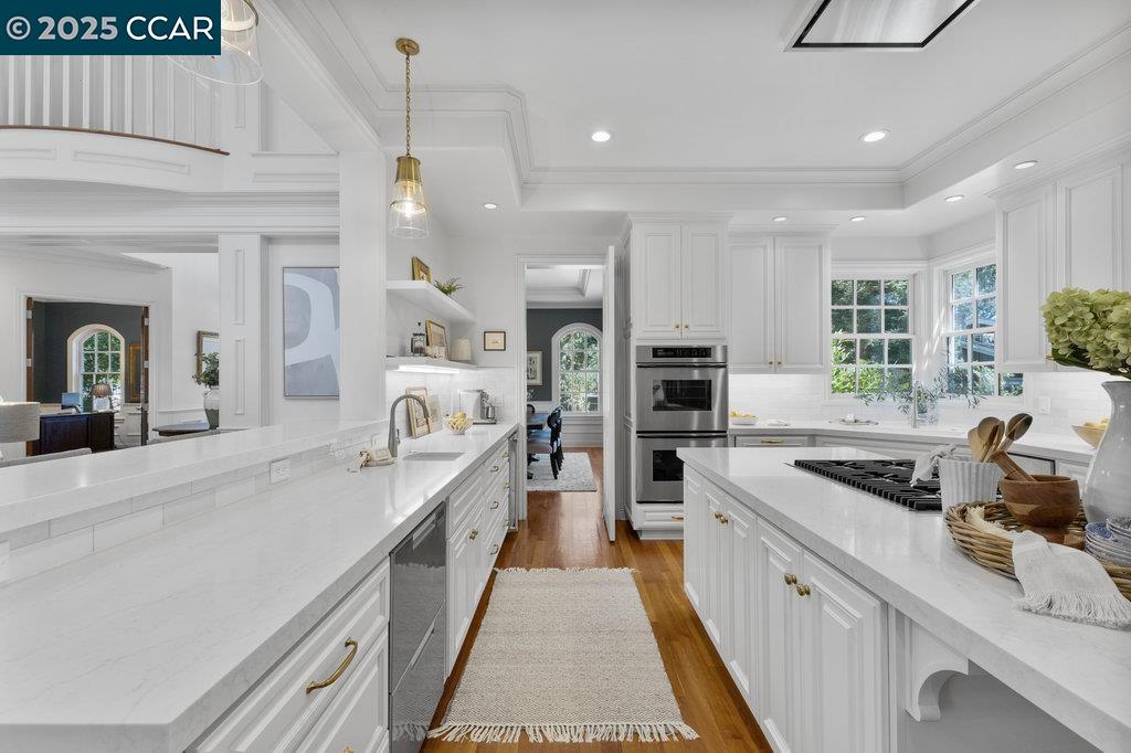 Detail Gallery Image 19 of 49 For 1826 Alameda Diablo, Diablo,  CA 94528 - 5 Beds | 4/1 Baths