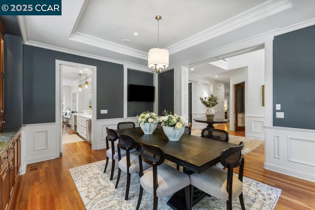 Detail Gallery Image 8 of 49 For 1826 Alameda Diablo, Diablo,  CA 94528 - 5 Beds | 4/1 Baths