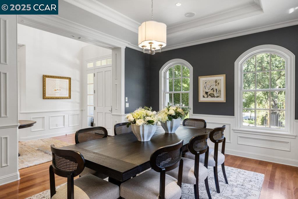 Detail Gallery Image 9 of 49 For 1826 Alameda Diablo, Diablo,  CA 94528 - 5 Beds | 4/1 Baths