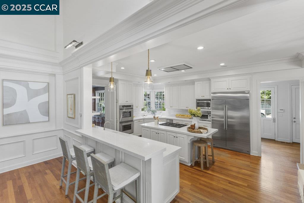 Detail Gallery Image 10 of 49 For 1826 Alameda Diablo, Diablo,  CA 94528 - 5 Beds | 4/1 Baths