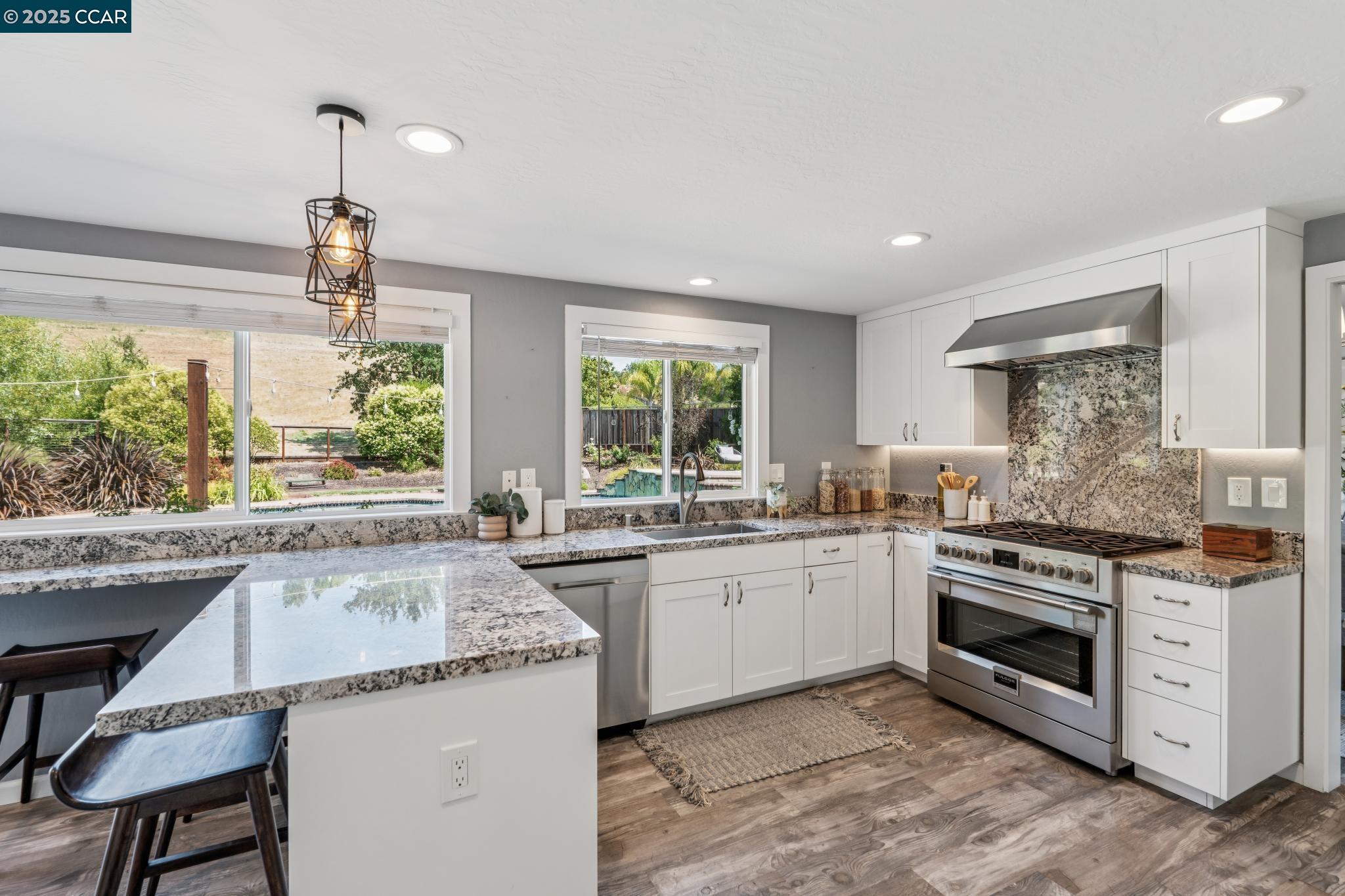 Detail Gallery Image 16 of 49 For 316 Zamora Pl, Danville,  CA 94526 - 5 Beds | 2/1 Baths