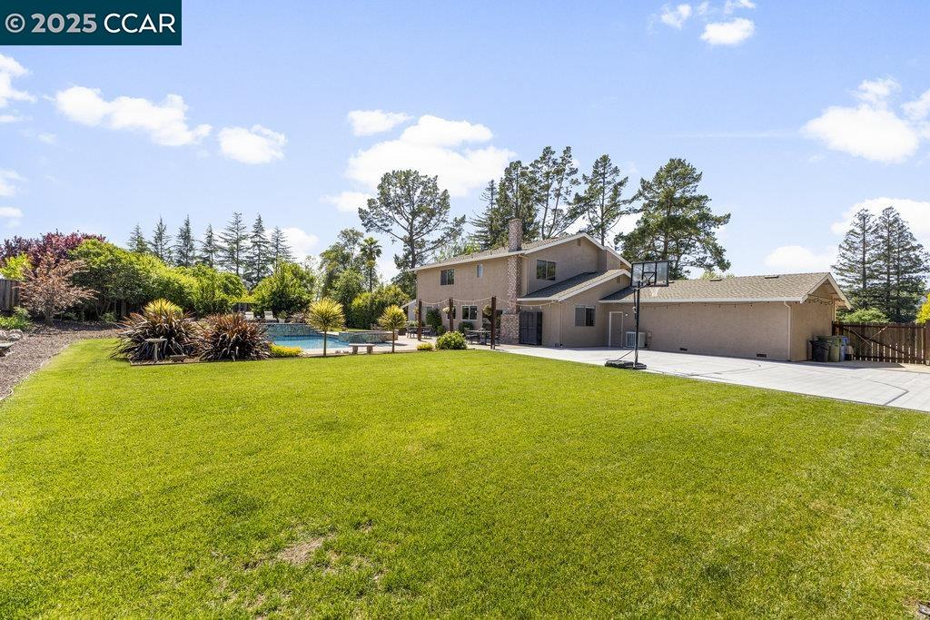 Detail Gallery Image 3 of 49 For 316 Zamora Pl, Danville,  CA 94526 - 5 Beds | 2/1 Baths