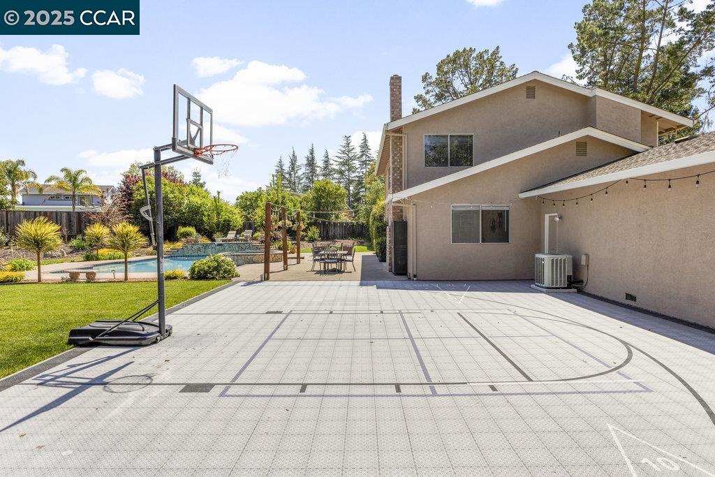 Detail Gallery Image 5 of 49 For 316 Zamora Pl, Danville,  CA 94526 - 5 Beds | 2/1 Baths