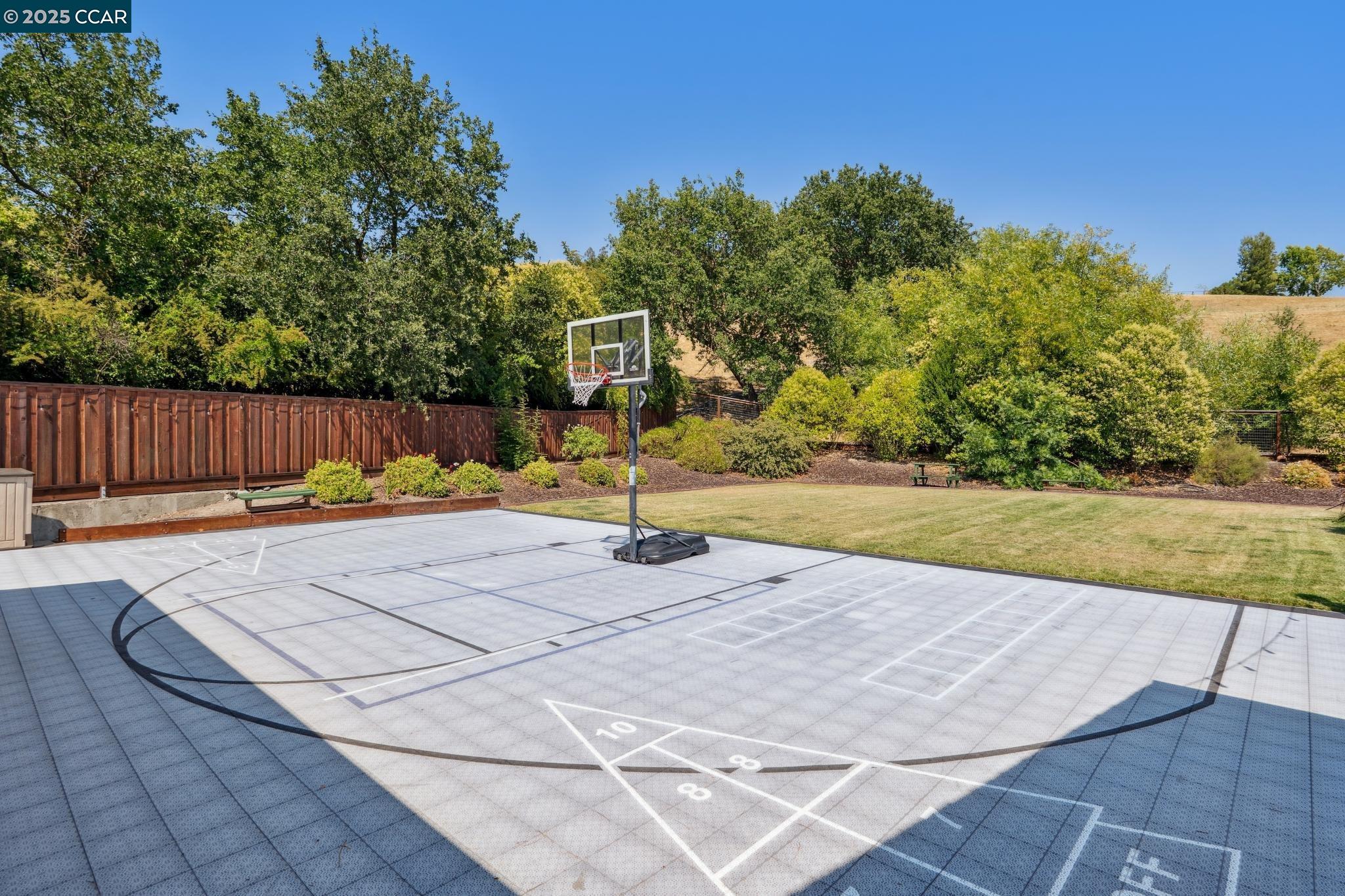 Detail Gallery Image 41 of 49 For 316 Zamora Pl, Danville,  CA 94526 - 5 Beds | 2/1 Baths