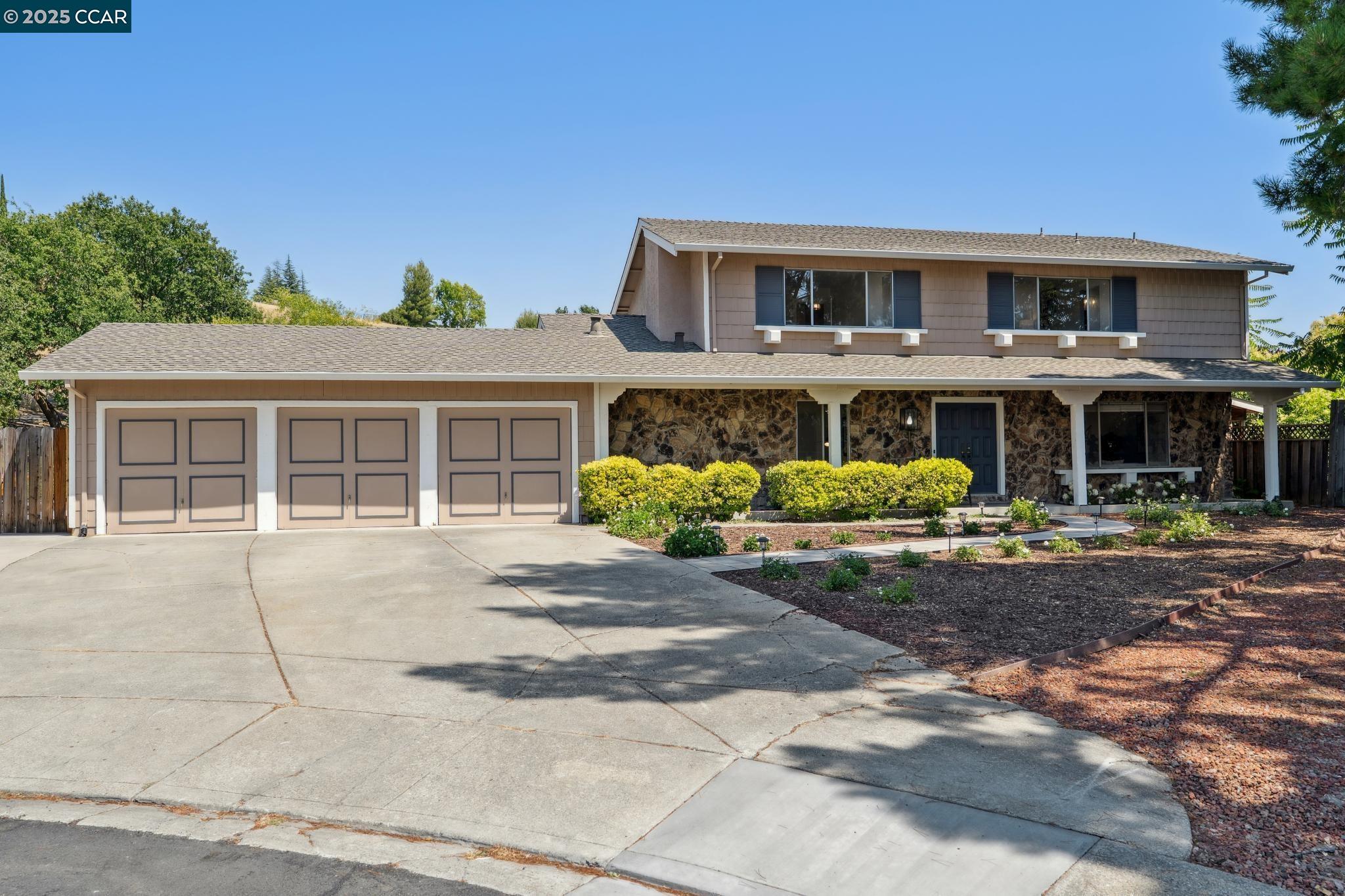 Detail Gallery Image 9 of 49 For 316 Zamora Pl, Danville,  CA 94526 - 5 Beds | 2/1 Baths