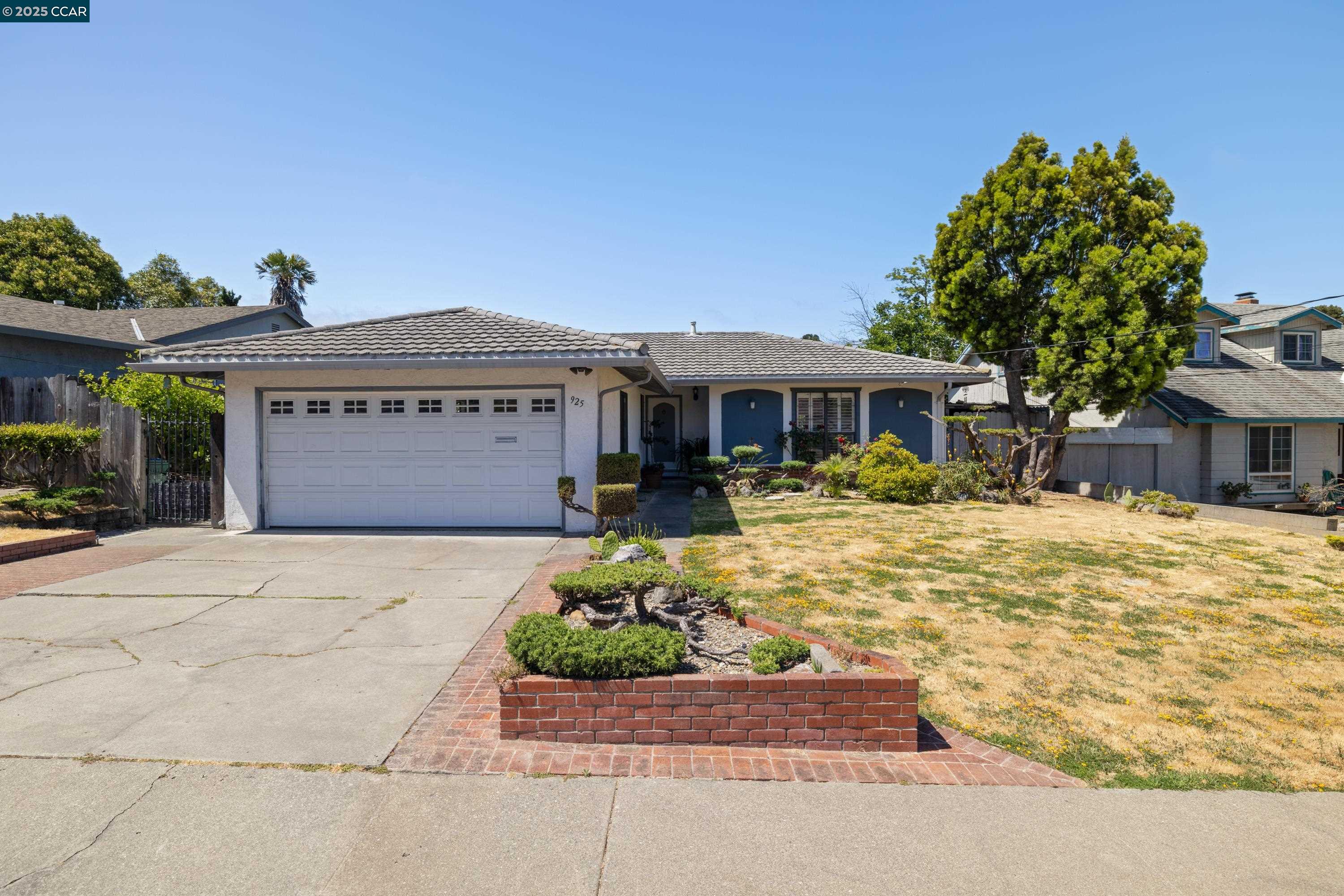 925 Tara Hills Dr