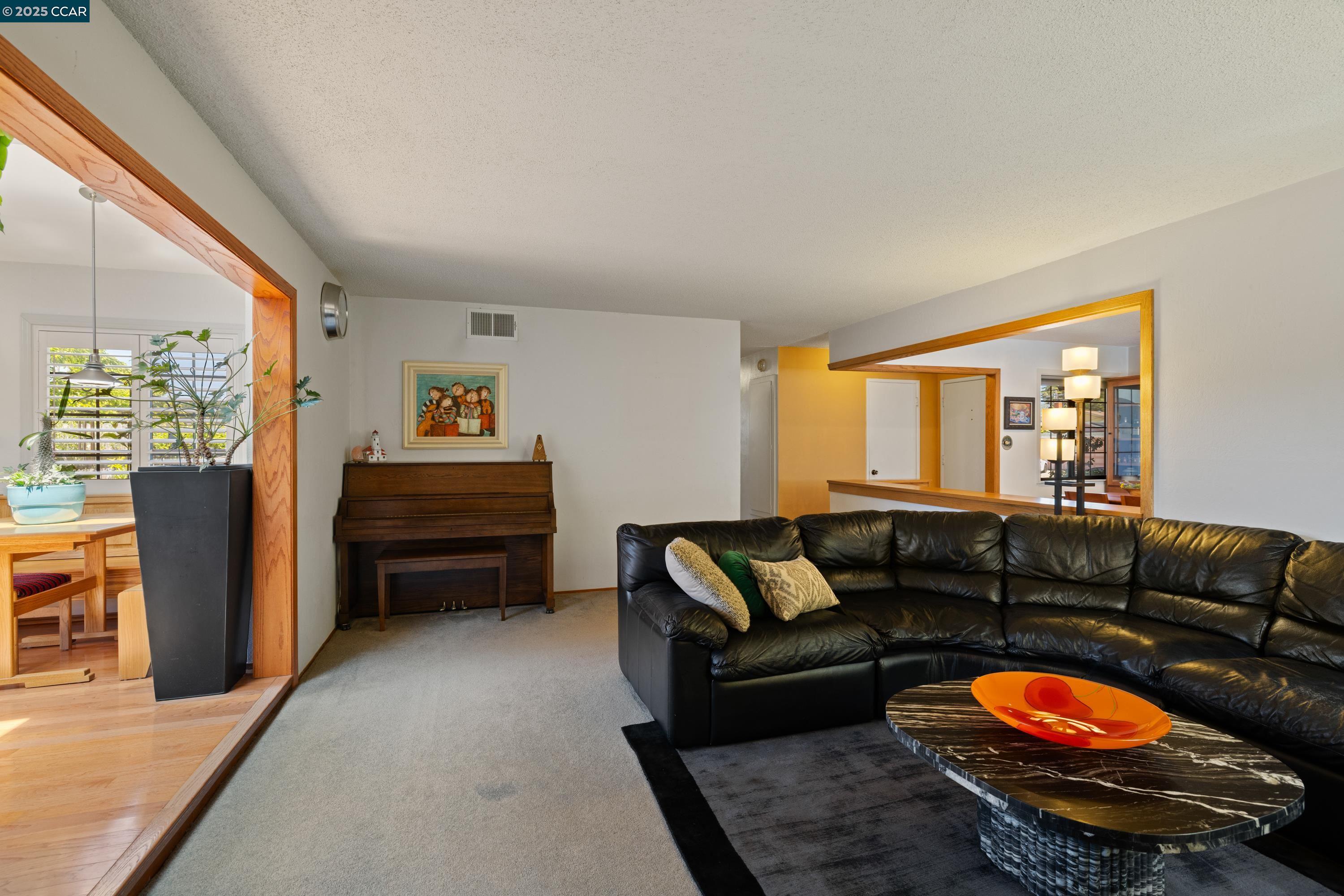 Detail Gallery Image 11 of 34 For 925 Tara Hills Dr, Pinole,  CA 94564 - 3 Beds | 2 Baths