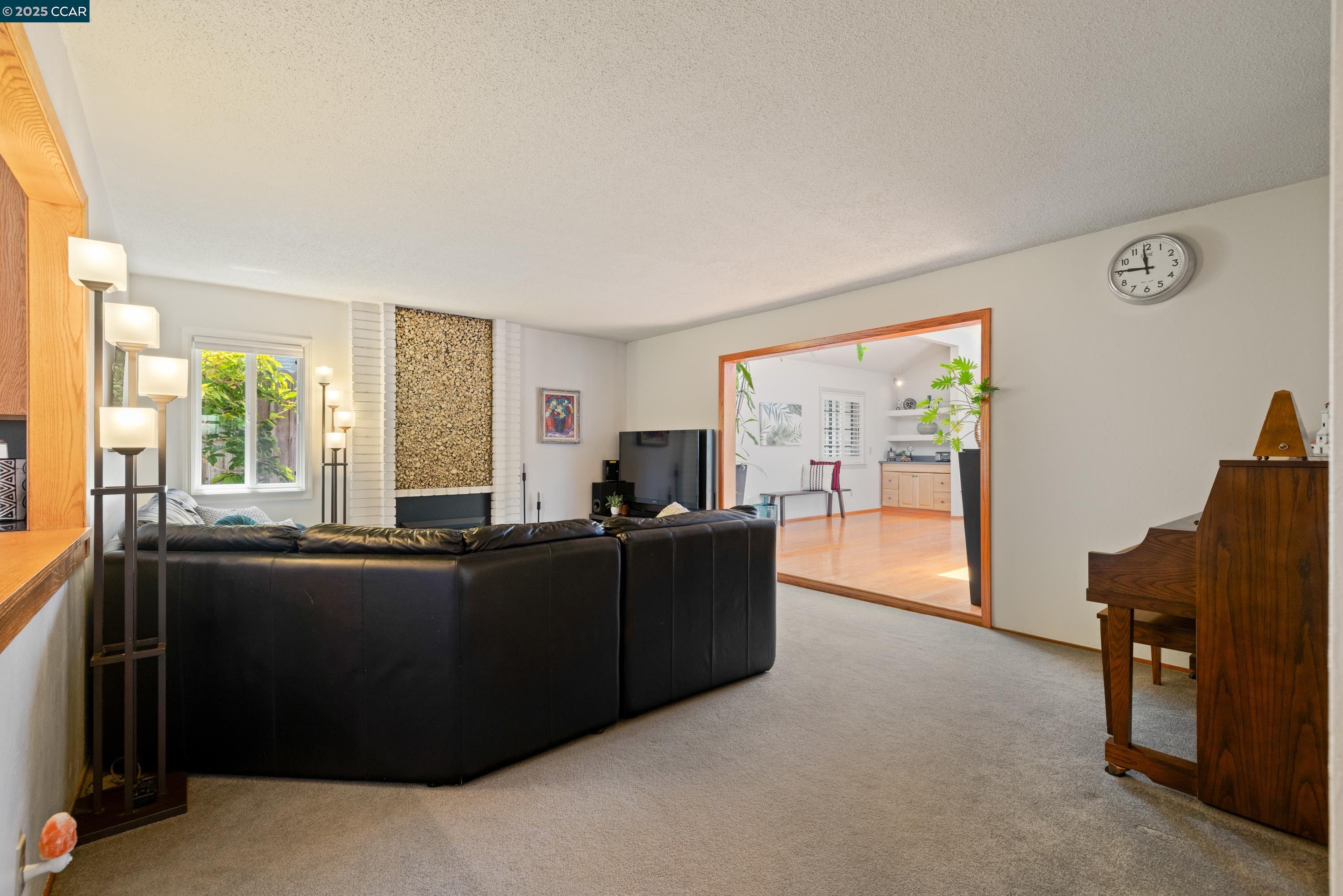 Detail Gallery Image 12 of 34 For 925 Tara Hills Dr, Pinole,  CA 94564 - 3 Beds | 2 Baths