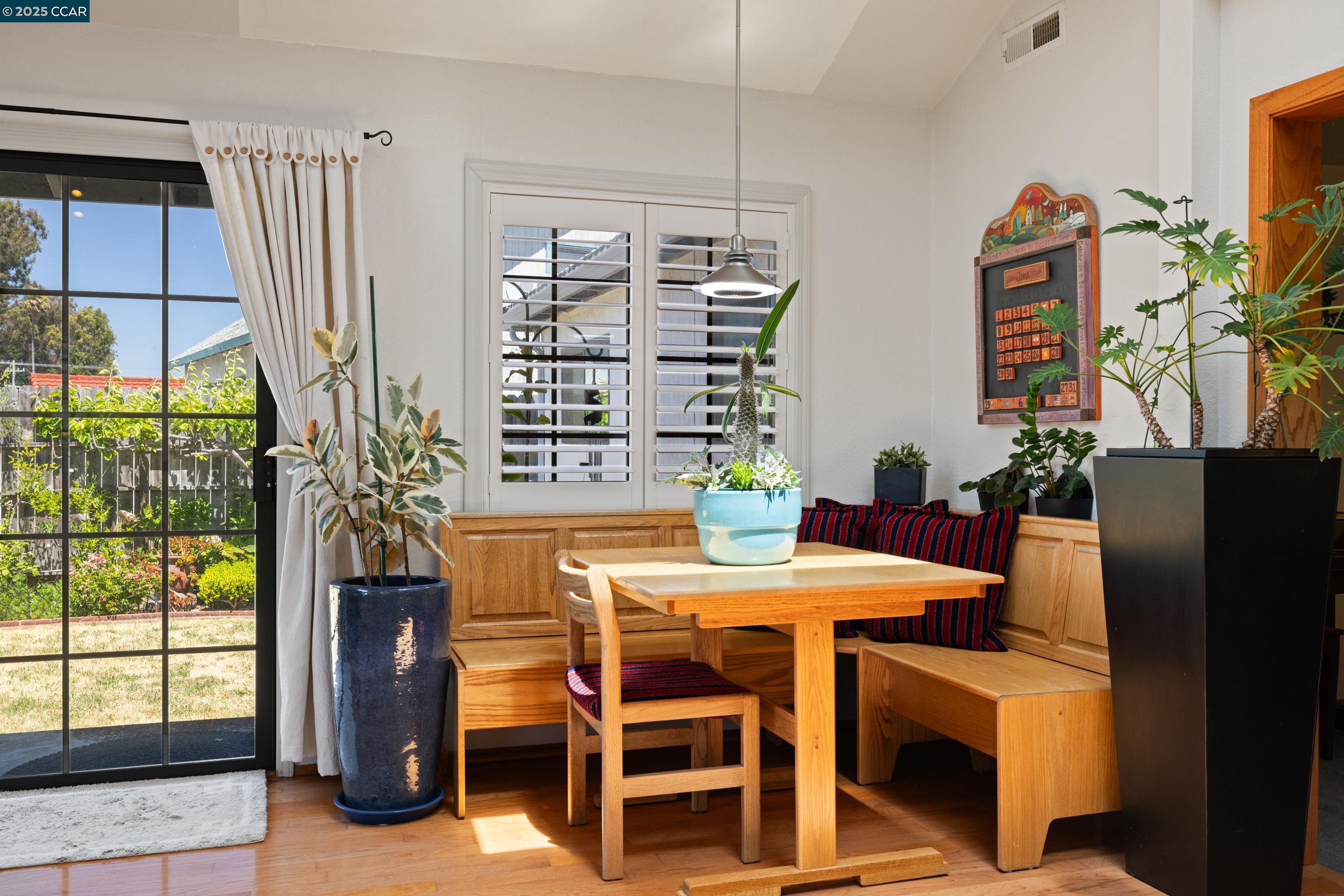 Detail Gallery Image 16 of 34 For 925 Tara Hills Dr, Pinole,  CA 94564 - 3 Beds | 2 Baths
