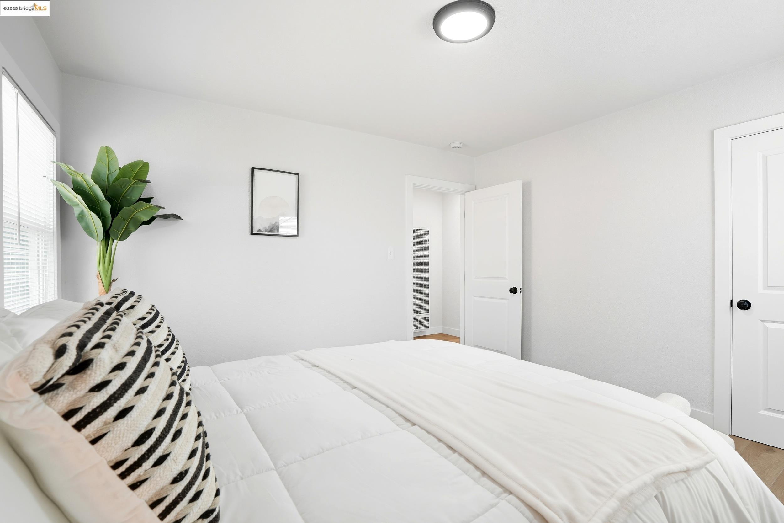 Detail Gallery Image 16 of 38 For 557 S 22nd St, Richmond,  CA 94804 - 3 Beds | 1 Baths