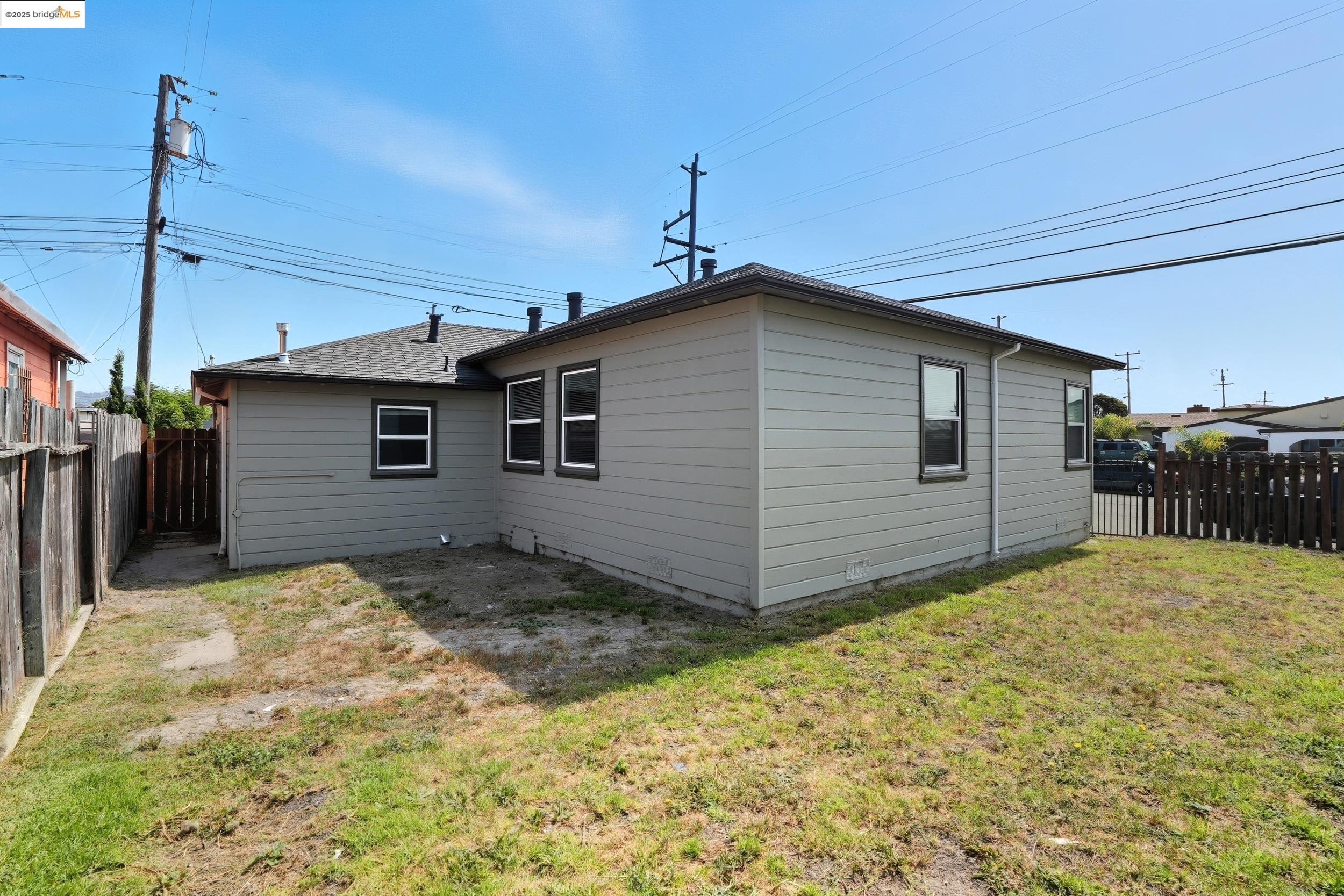 Detail Gallery Image 26 of 38 For 557 S 22nd St, Richmond,  CA 94804 - 3 Beds | 1 Baths