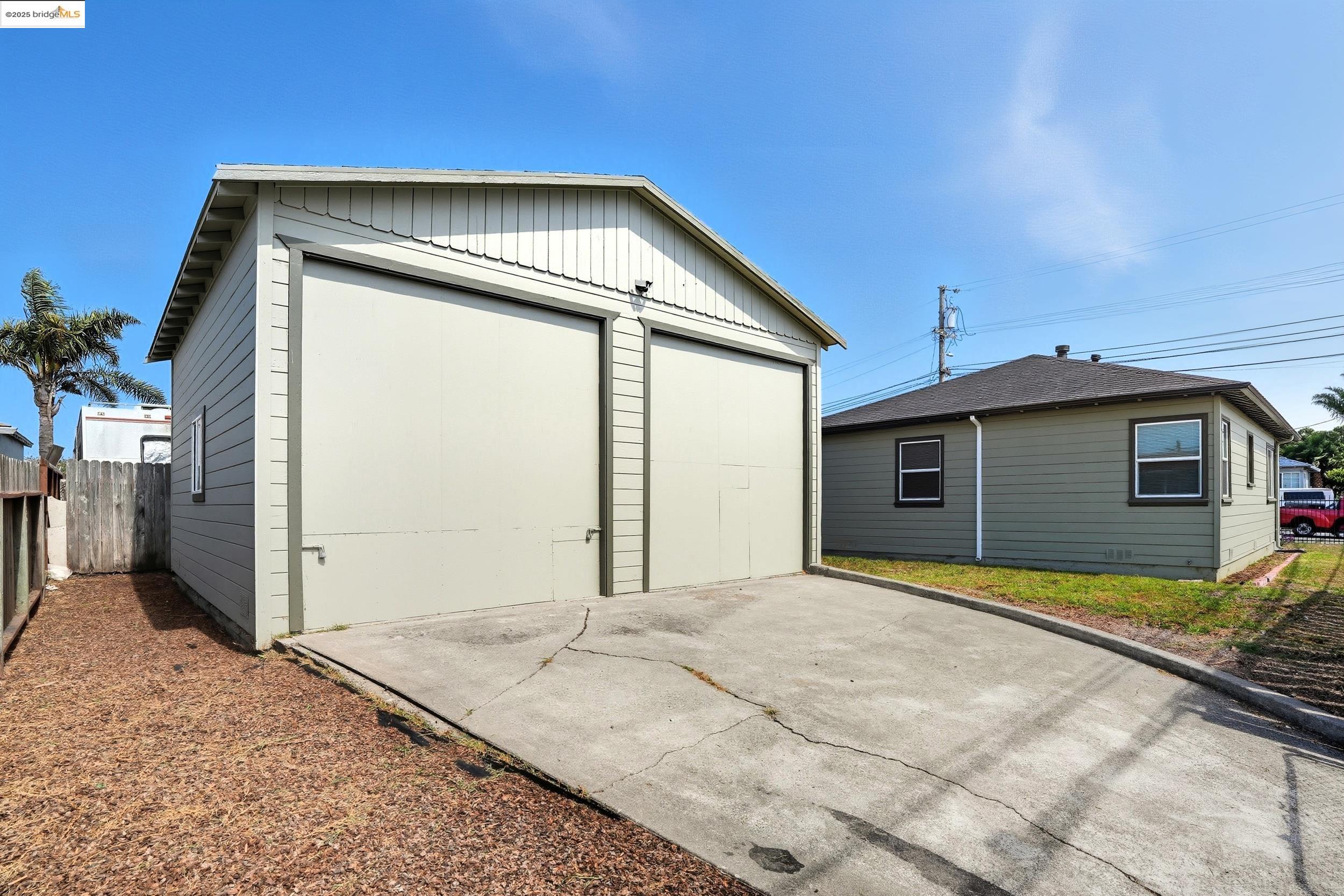 Detail Gallery Image 30 of 38 For 557 S 22nd St, Richmond,  CA 94804 - 3 Beds | 1 Baths