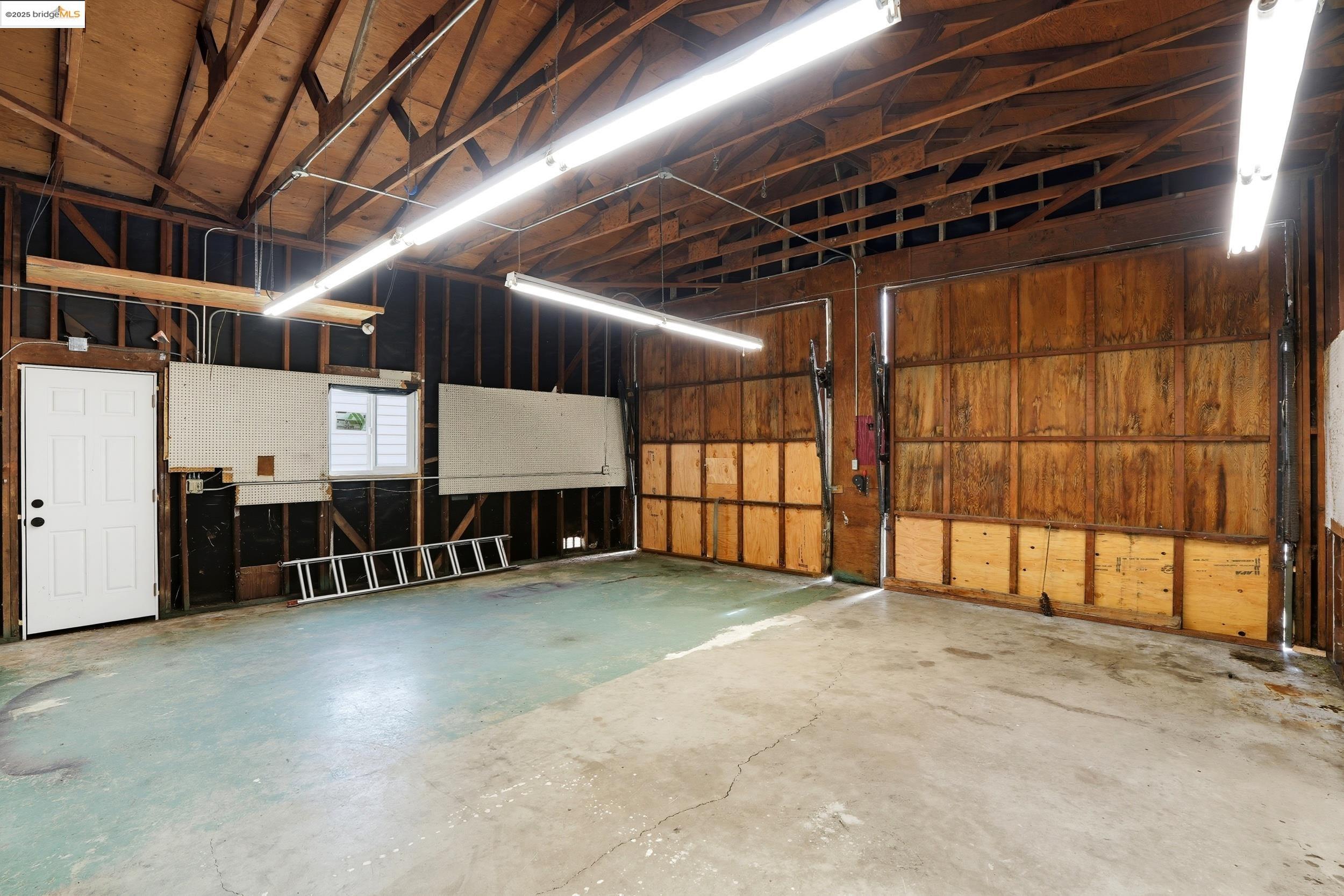 Detail Gallery Image 34 of 38 For 557 S 22nd St, Richmond,  CA 94804 - 3 Beds | 1 Baths